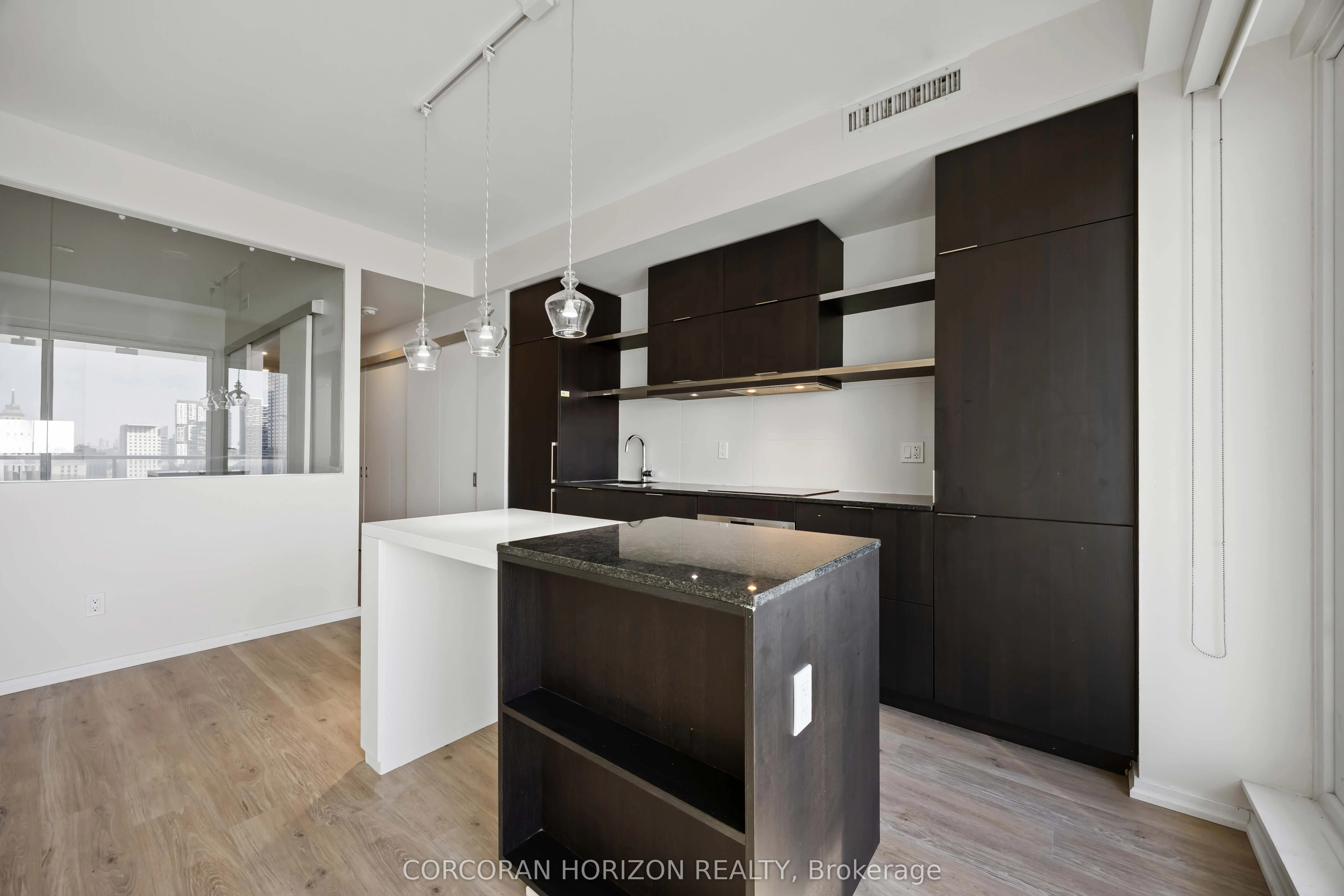 197 Yonge Street, #1411