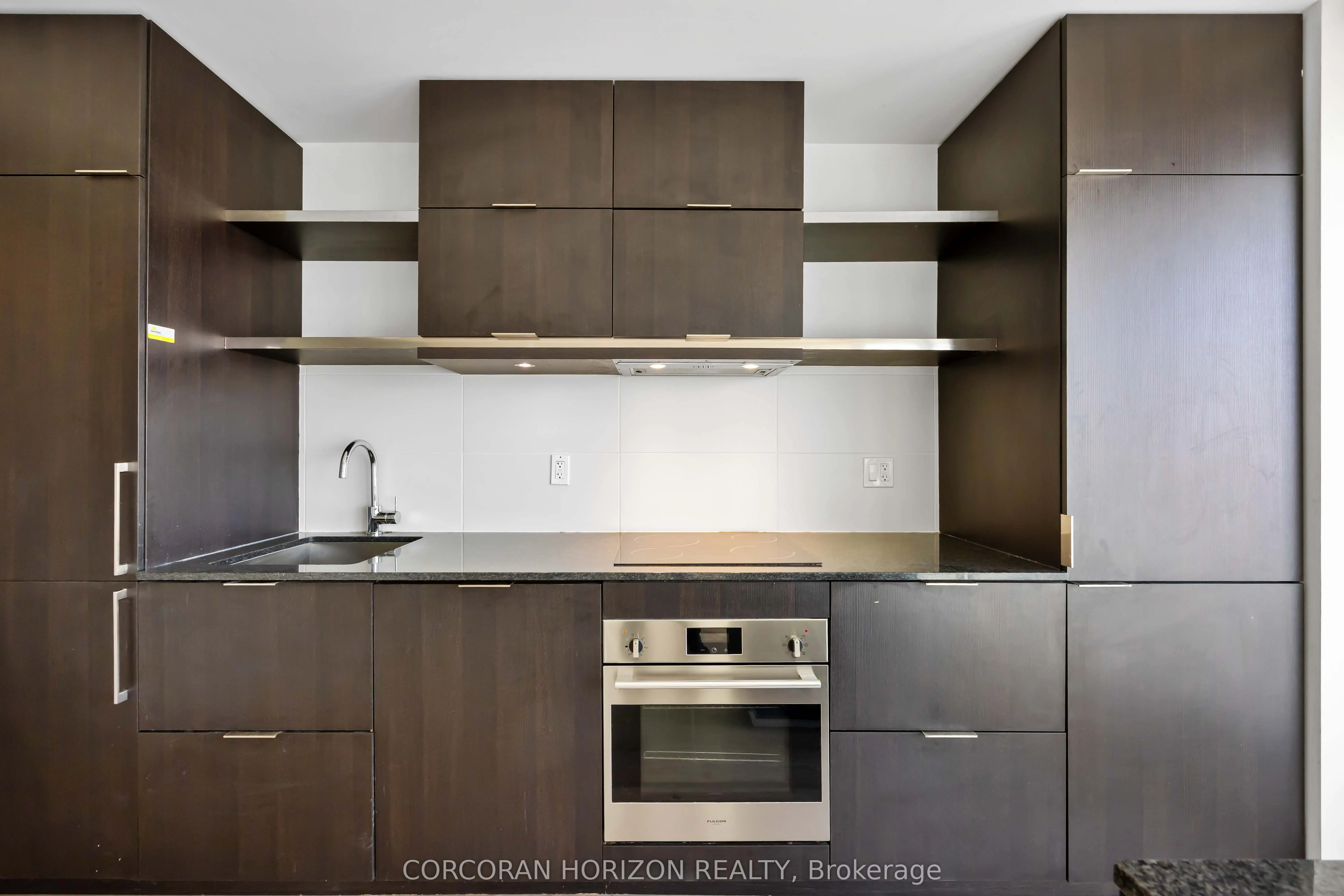 197 Yonge Street, #1411