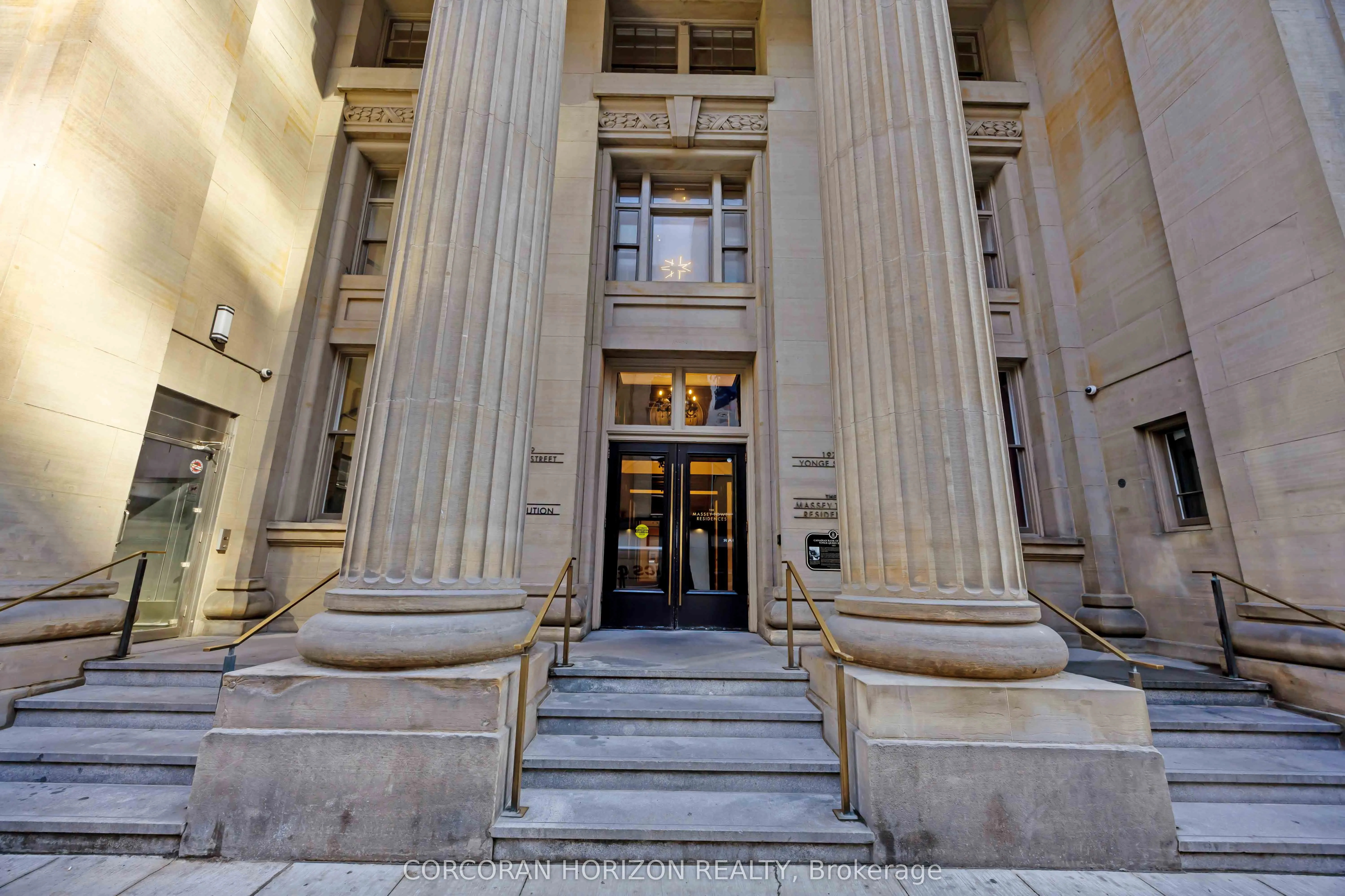 197 Yonge Street, #1411