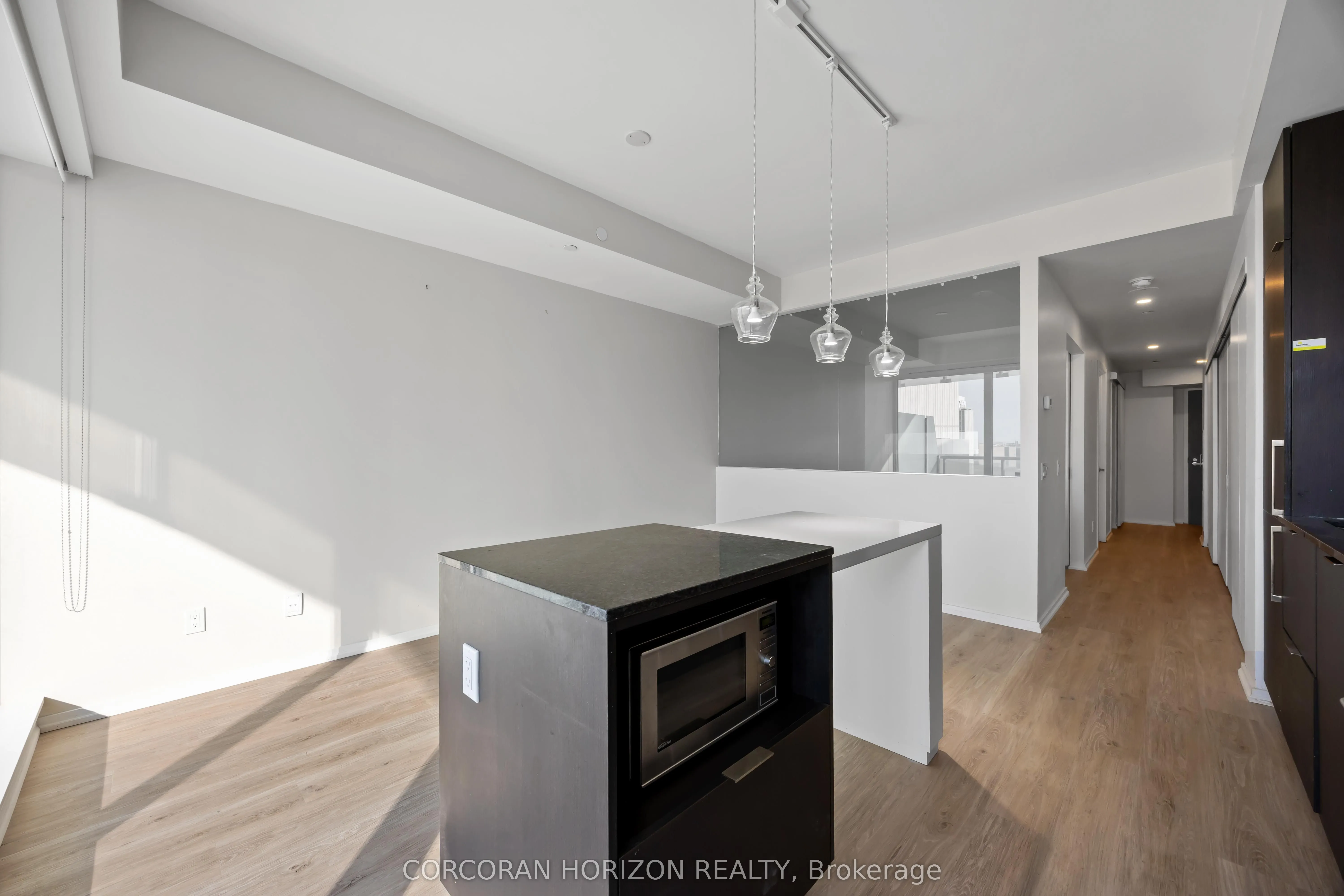 197 Yonge Street, #1411