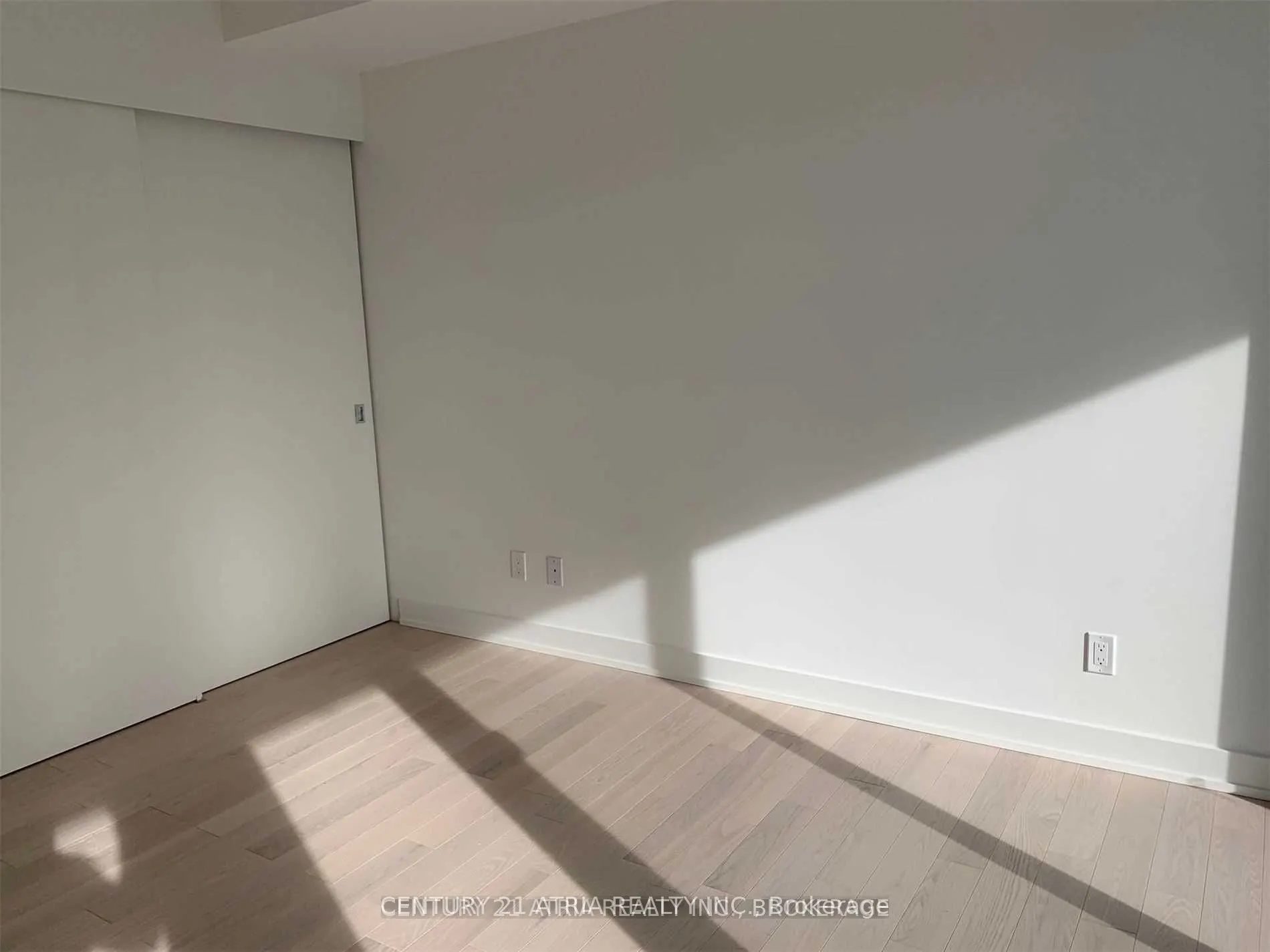 25 Richmond Street E, #1112