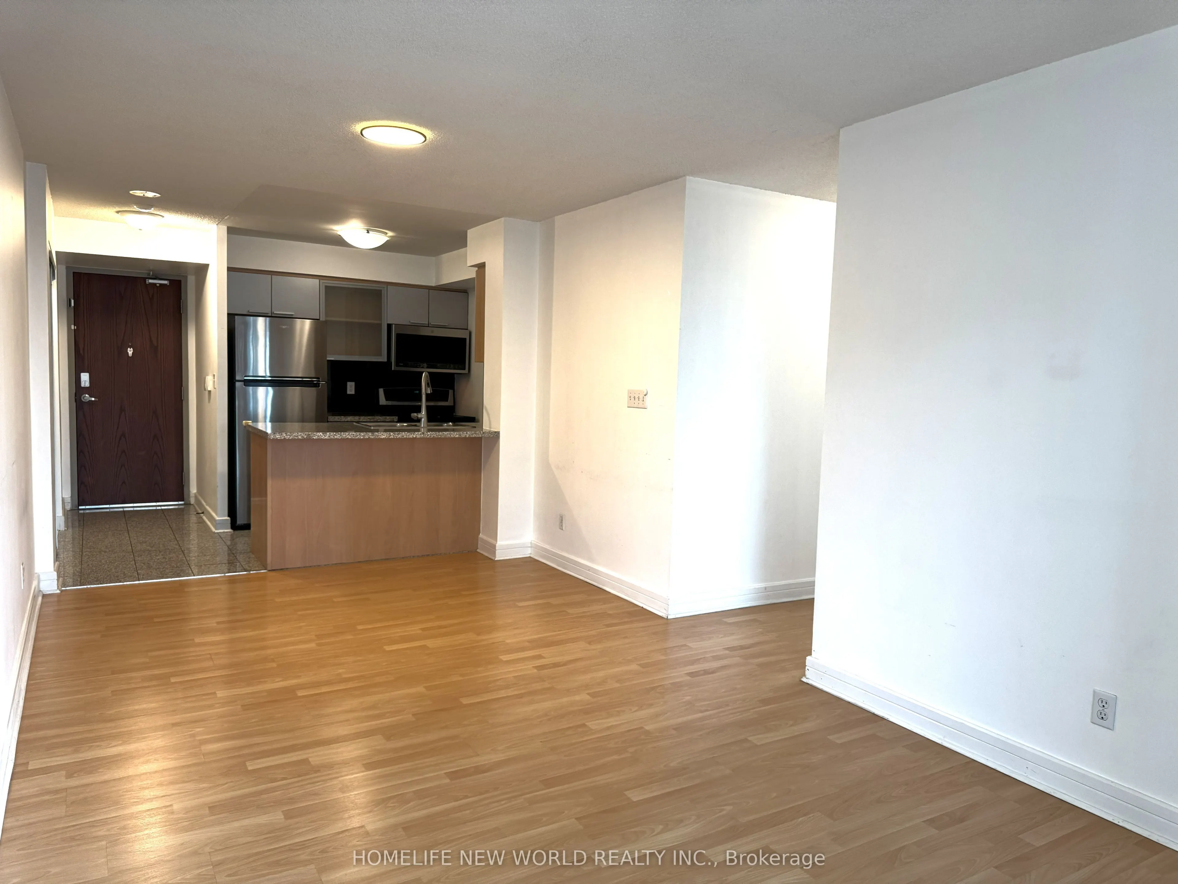 18 Harrison Garden Boulevard, #802
