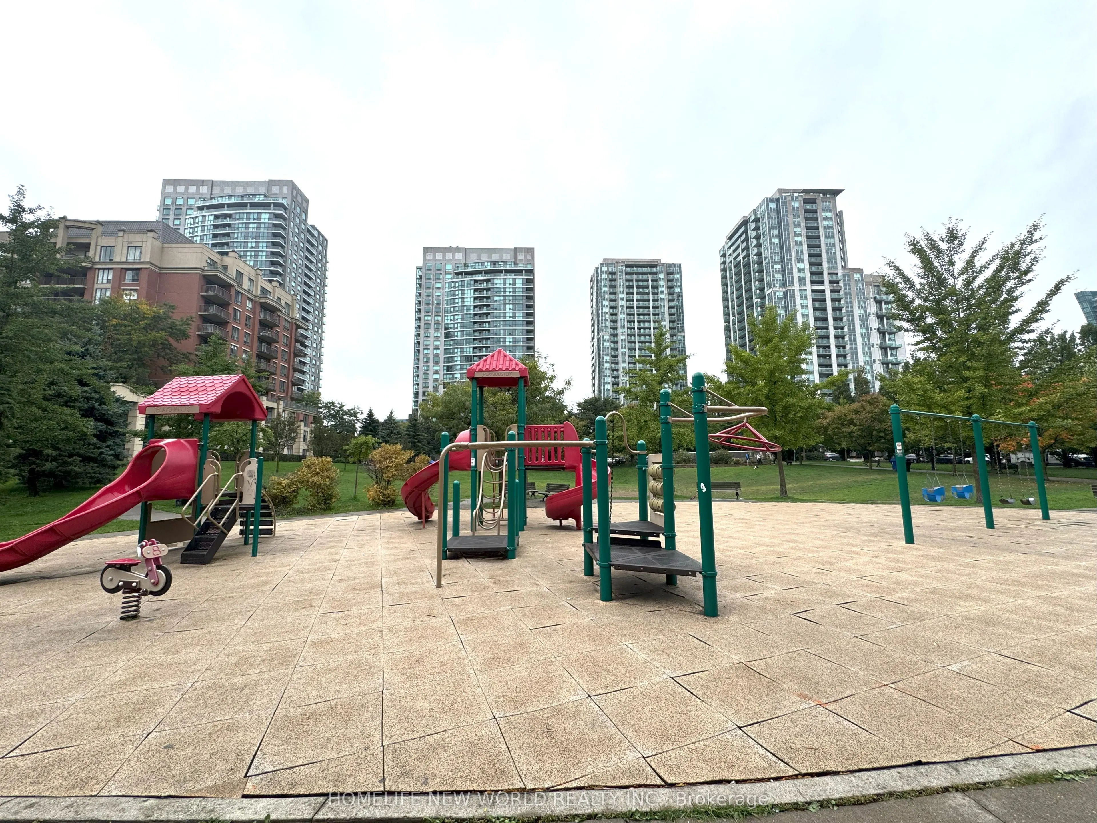 18 Harrison Garden Boulevard, #802