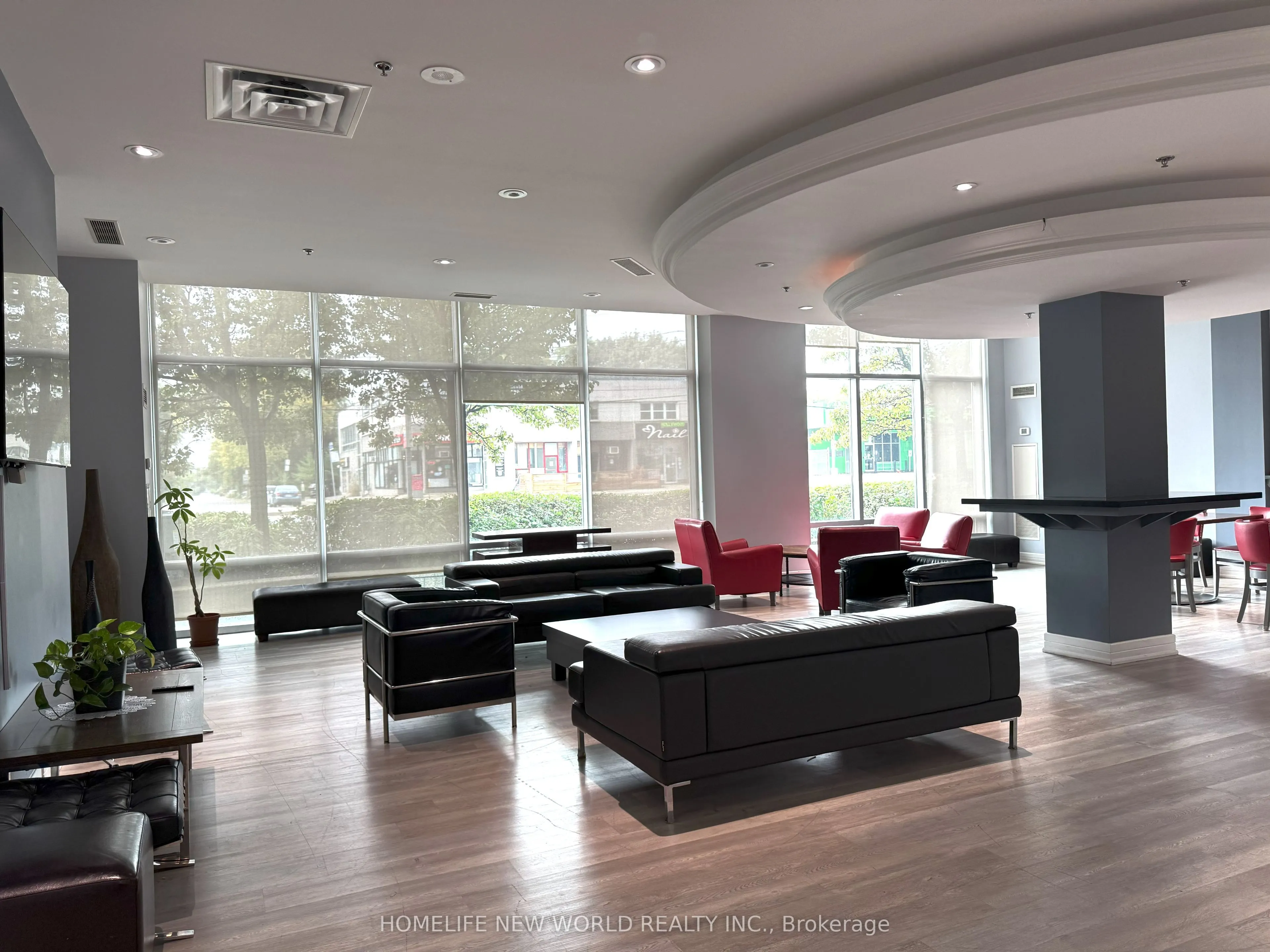 18 Harrison Garden Boulevard, #802