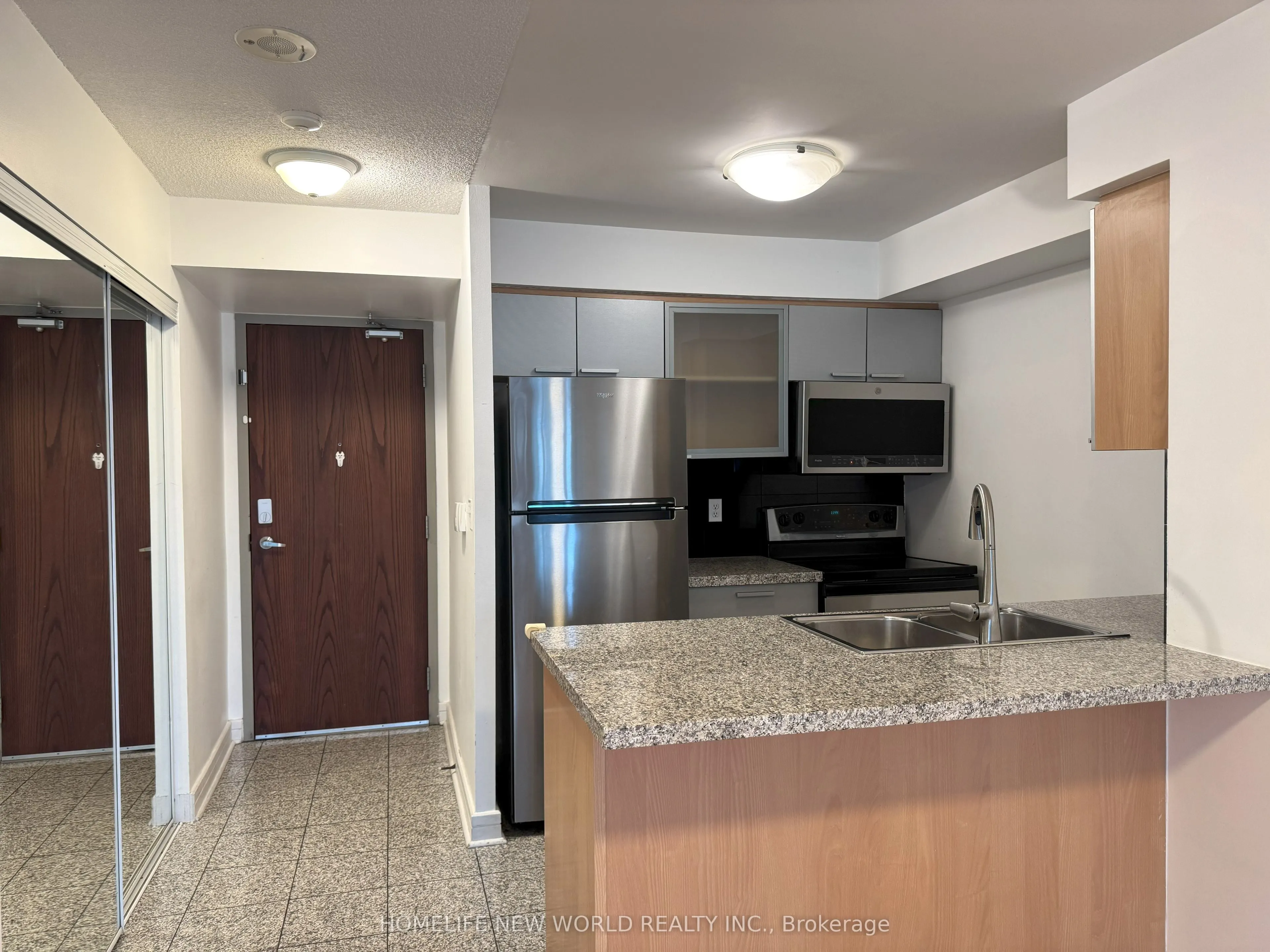 18 Harrison Garden Boulevard, #802
