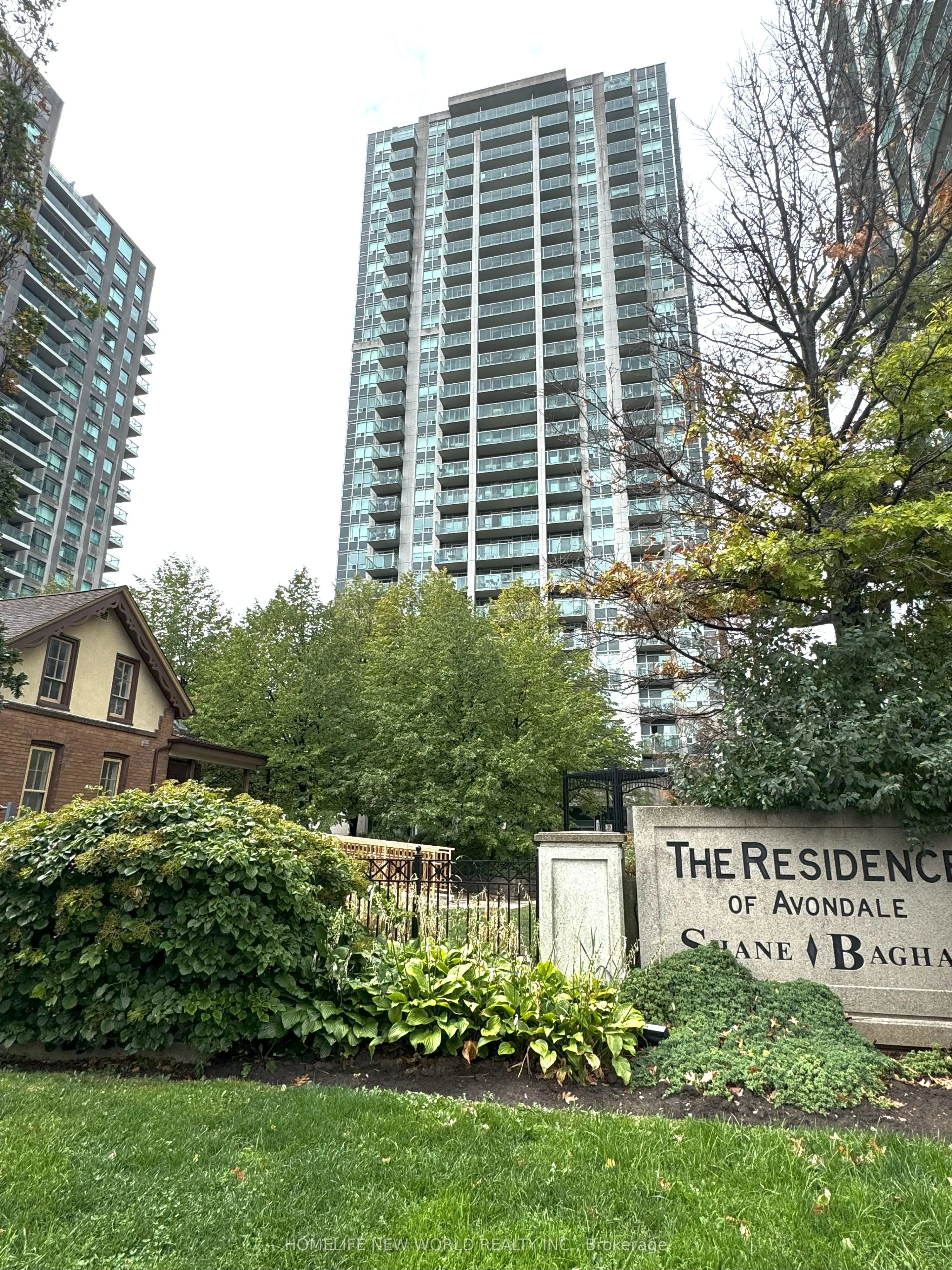18 Harrison Garden Boulevard, #802