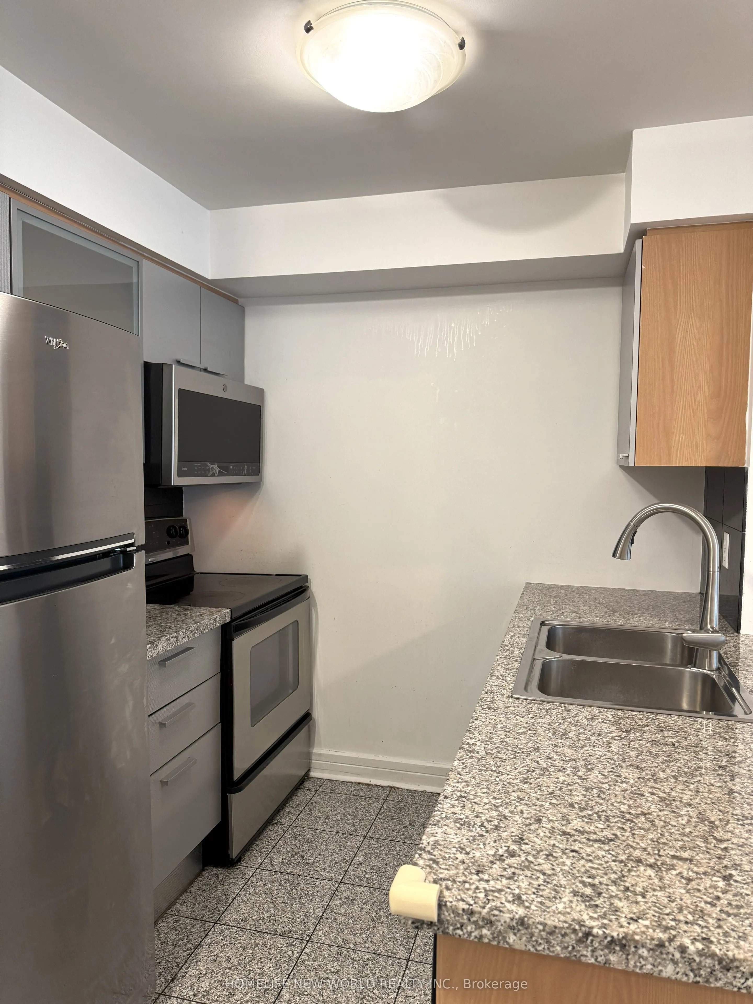 18 Harrison Garden Boulevard, #802