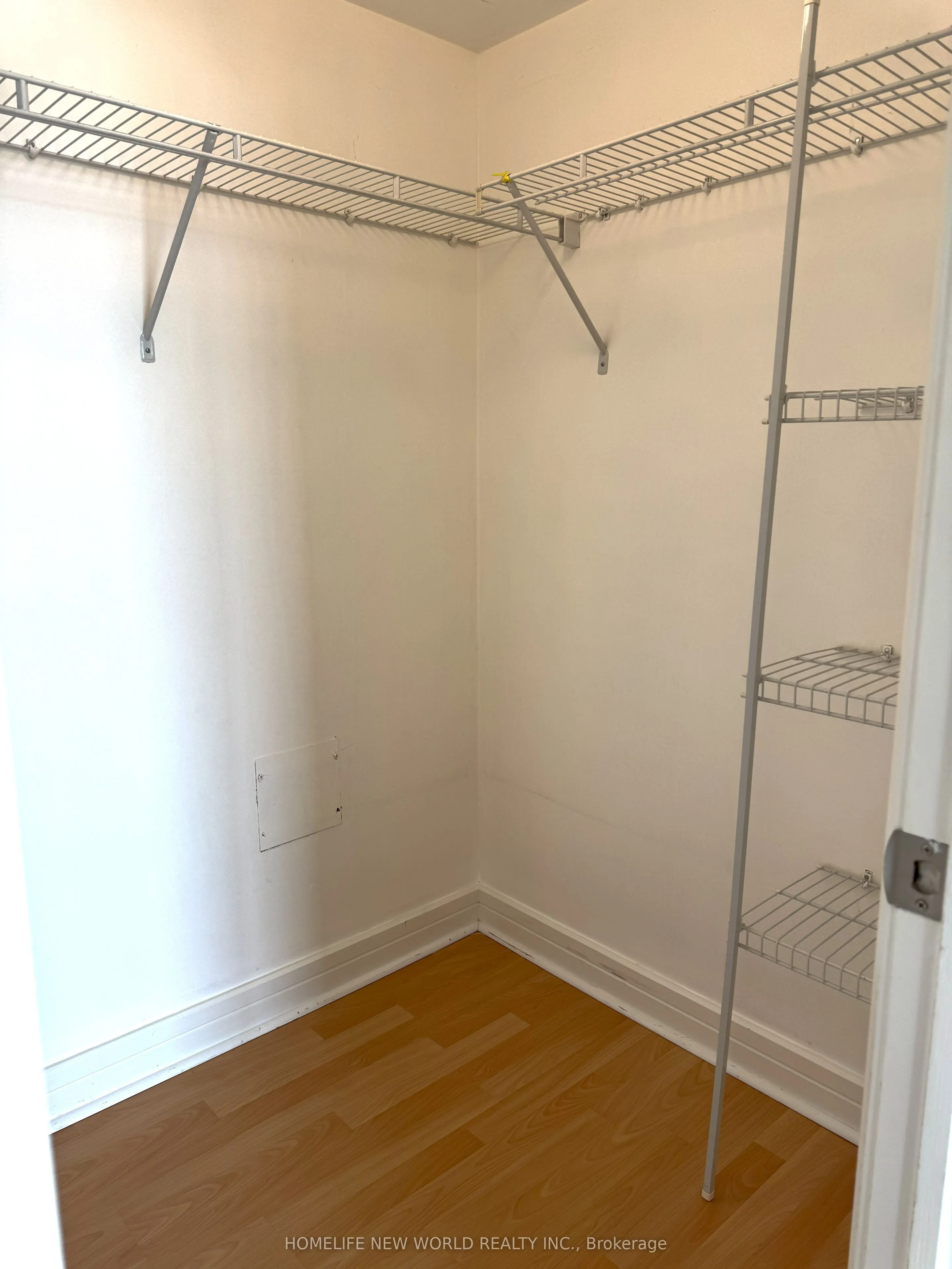 18 Harrison Garden Boulevard, #802