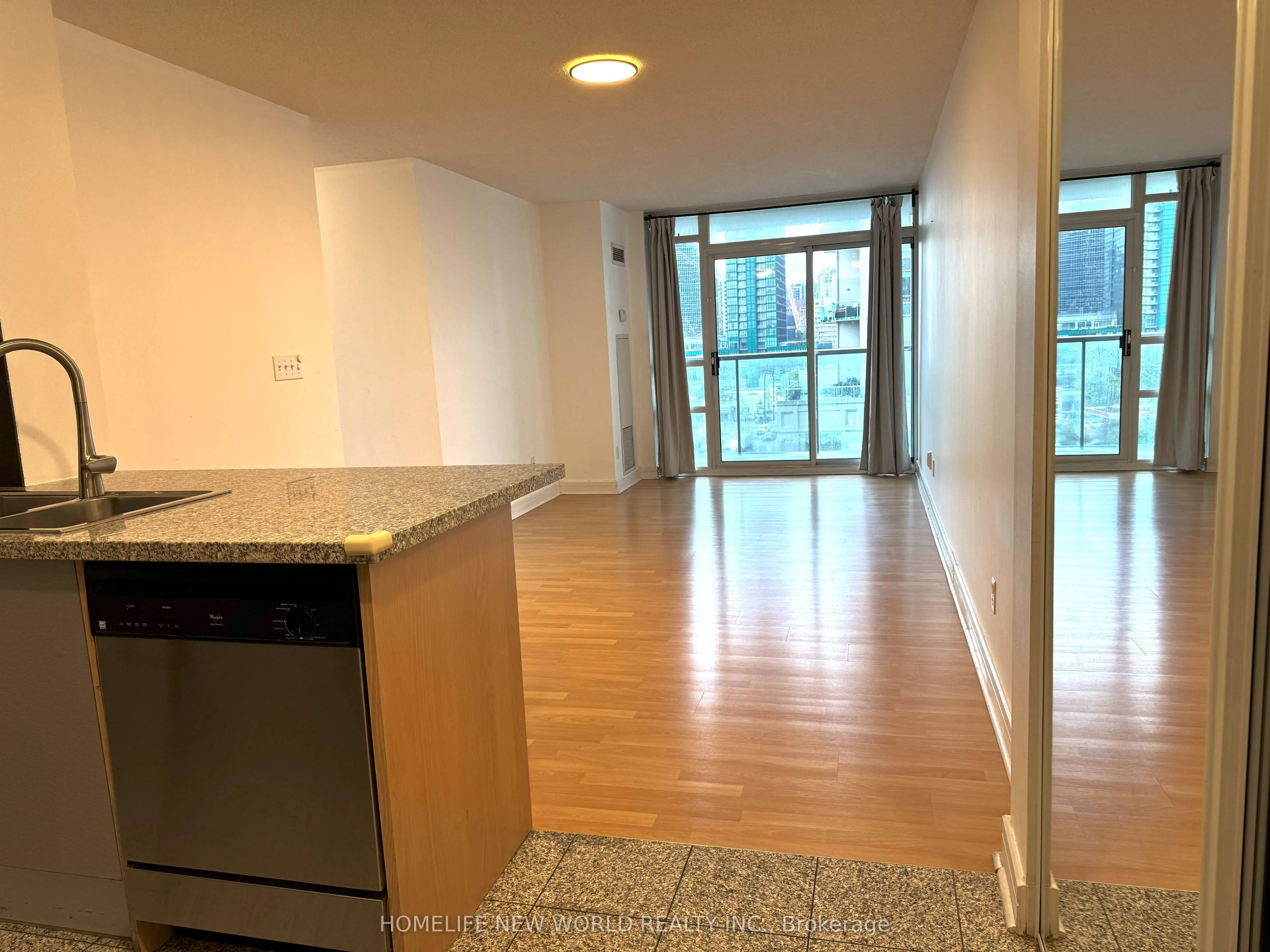 18 Harrison Garden Boulevard, #802