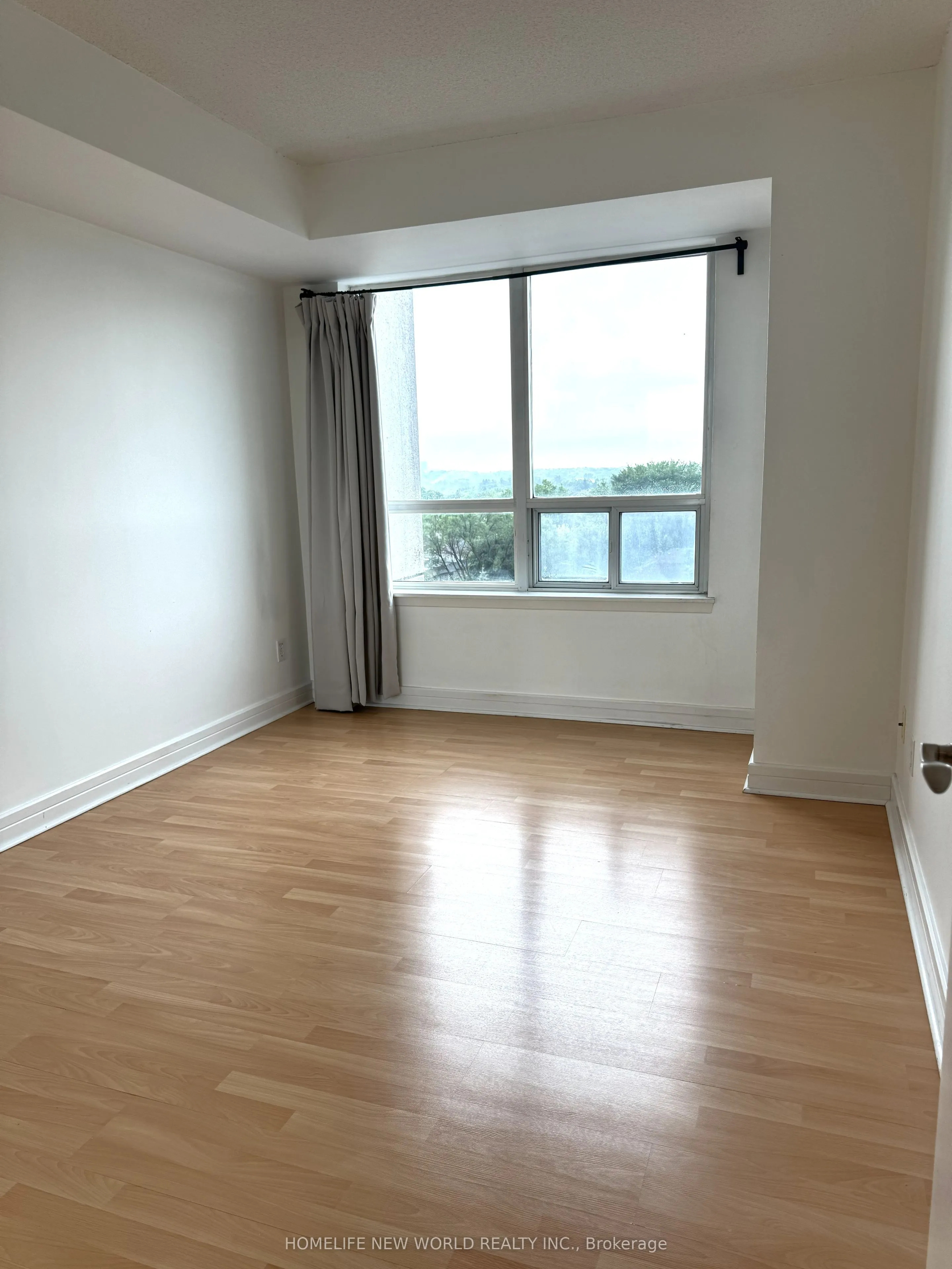 18 Harrison Garden Boulevard, #802