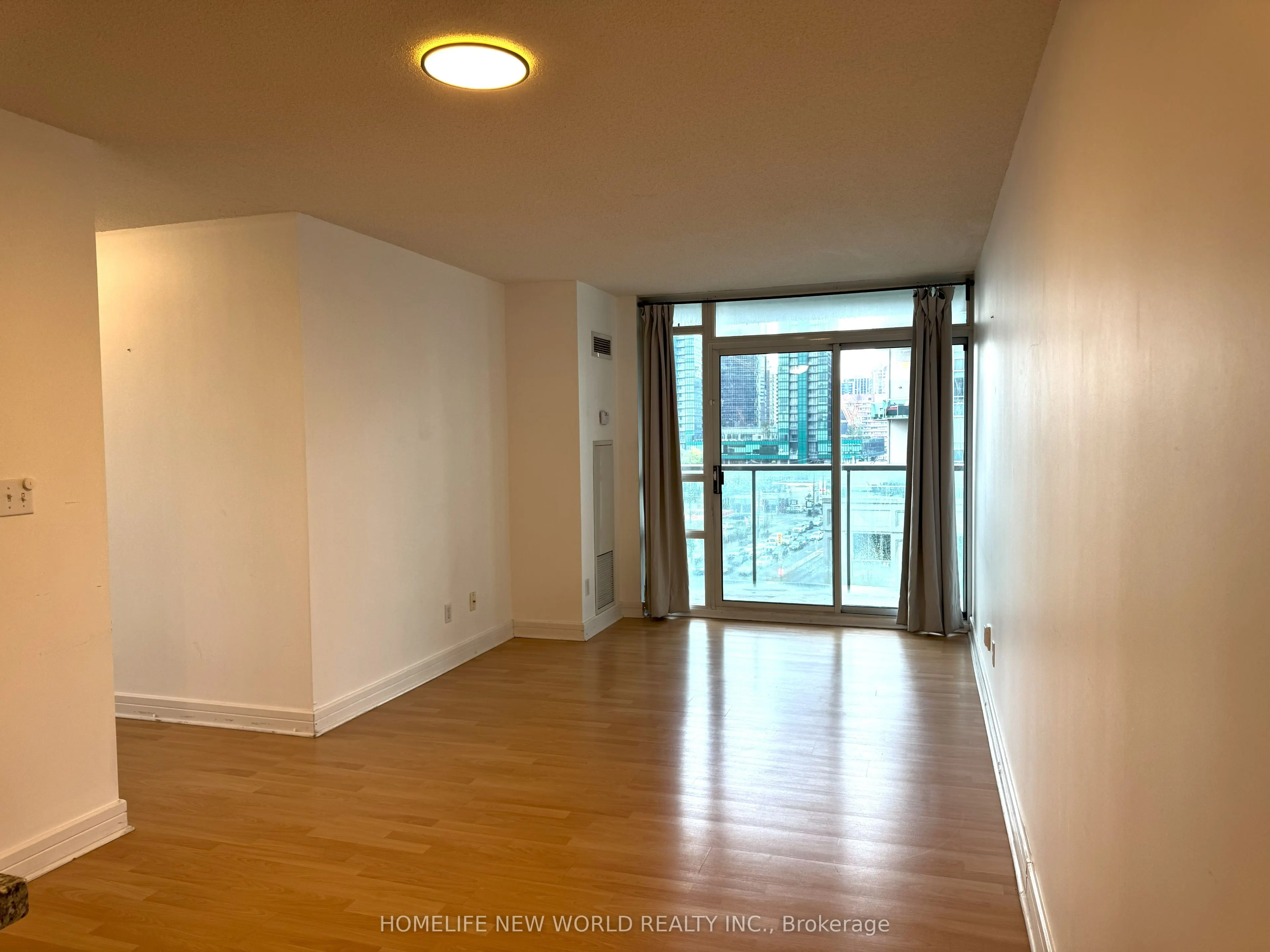 18 Harrison Garden Boulevard, #802