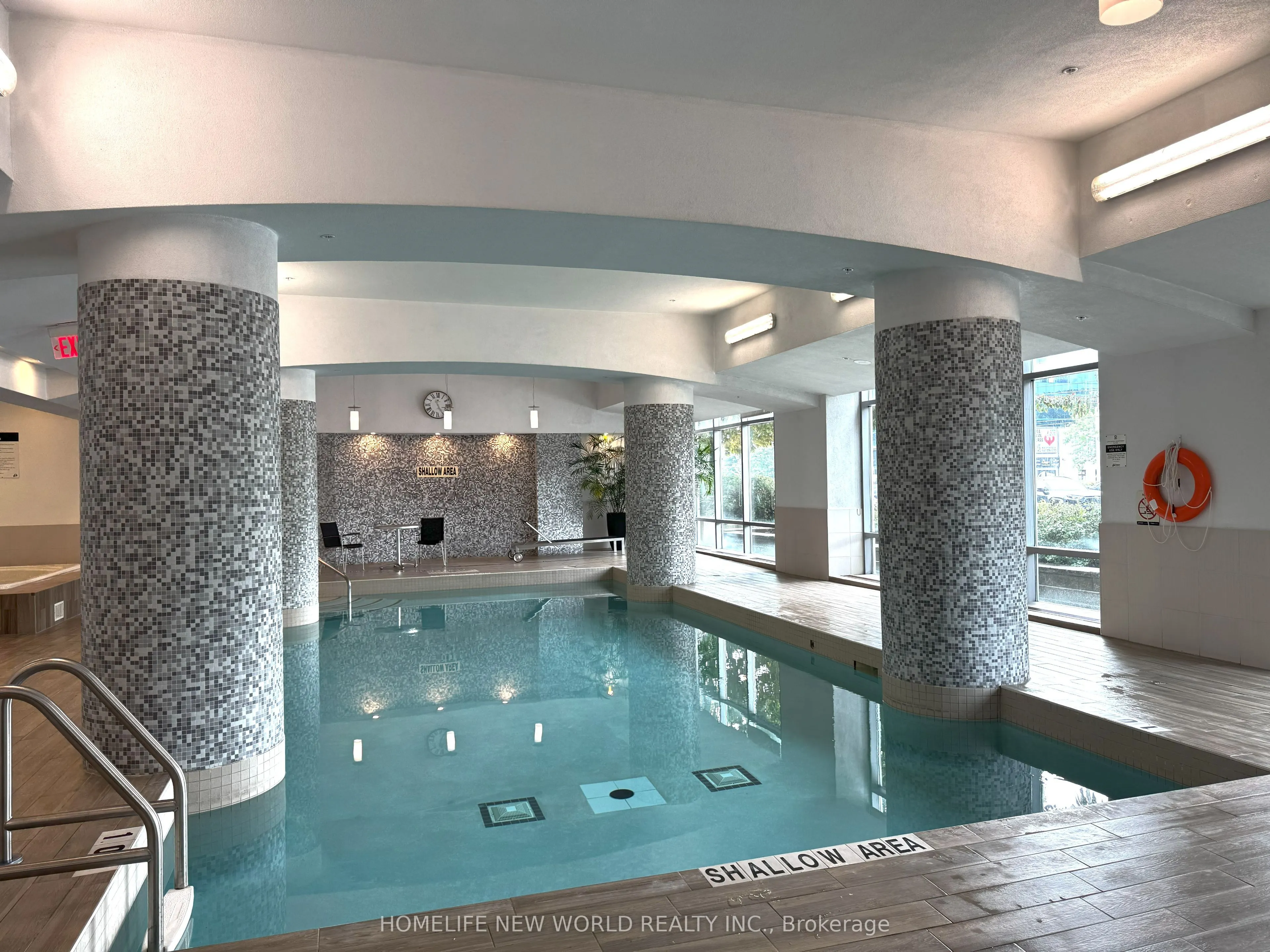 18 Harrison Garden Boulevard, #802