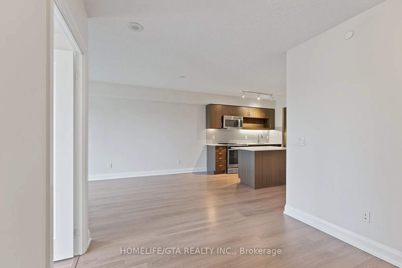 18 Graydon Hall Drive, #304