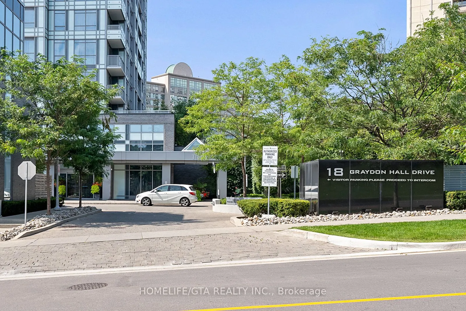 18 Graydon Hall Drive, #304