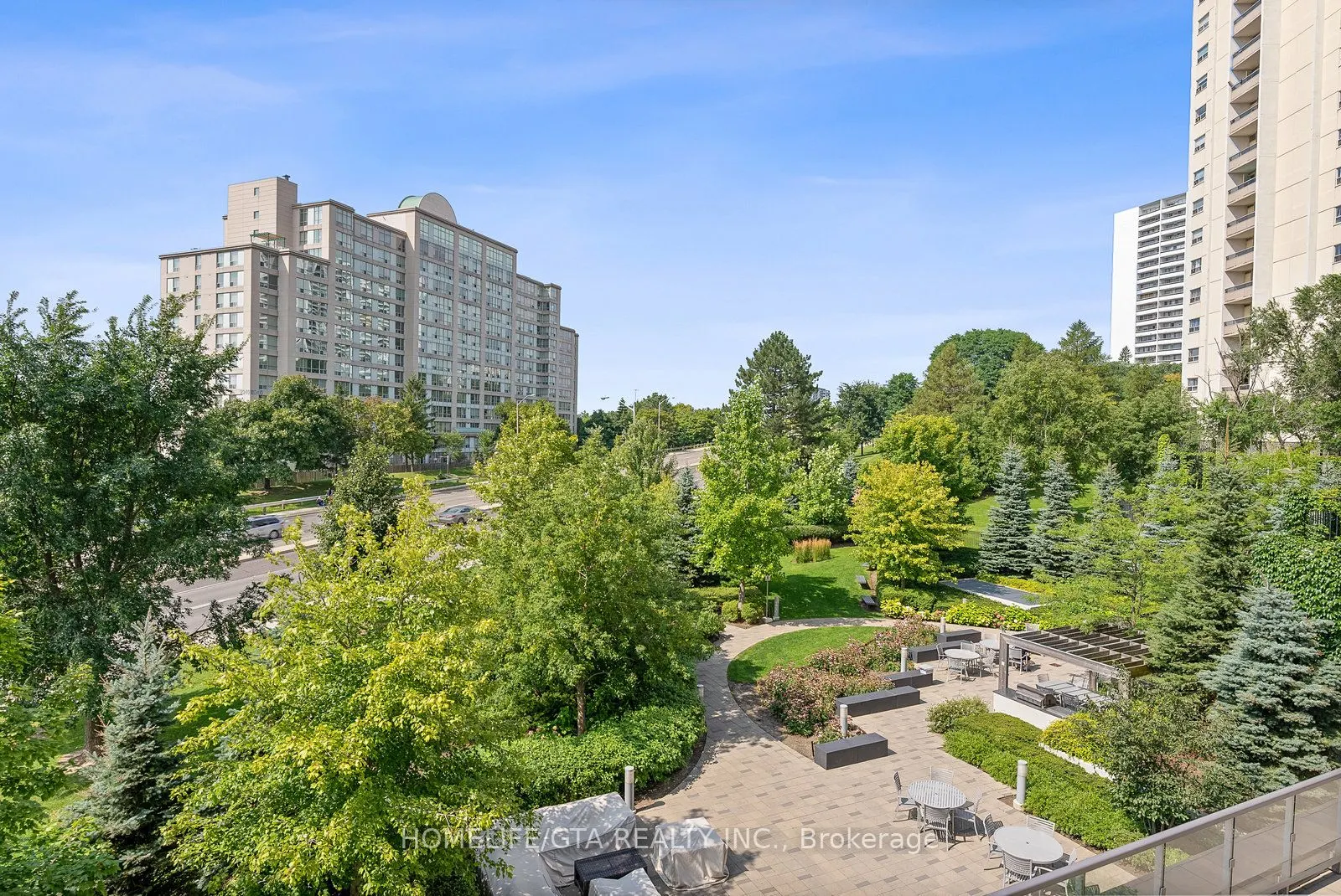 18 Graydon Hall Drive, #304