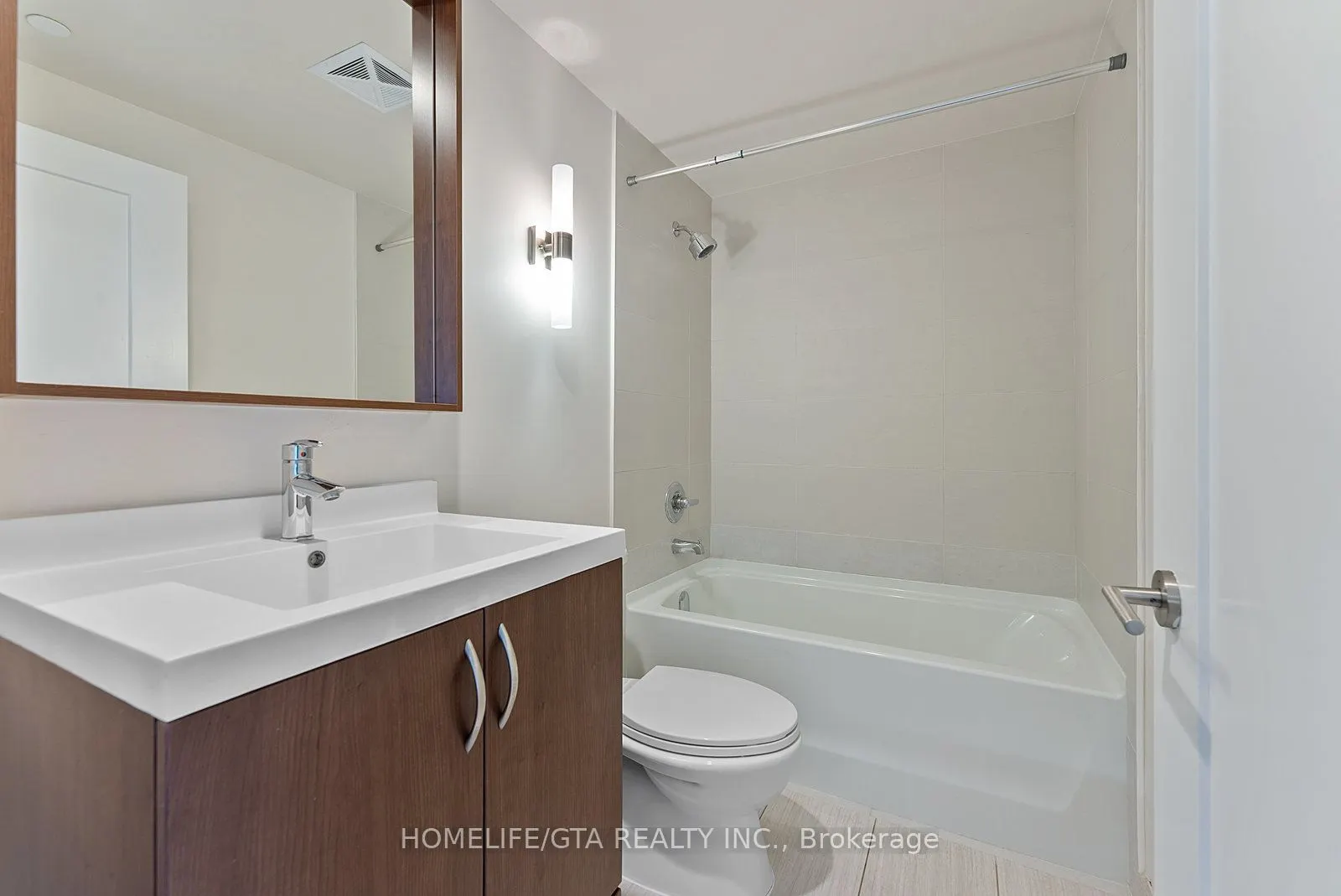 18 Graydon Hall Drive, #304