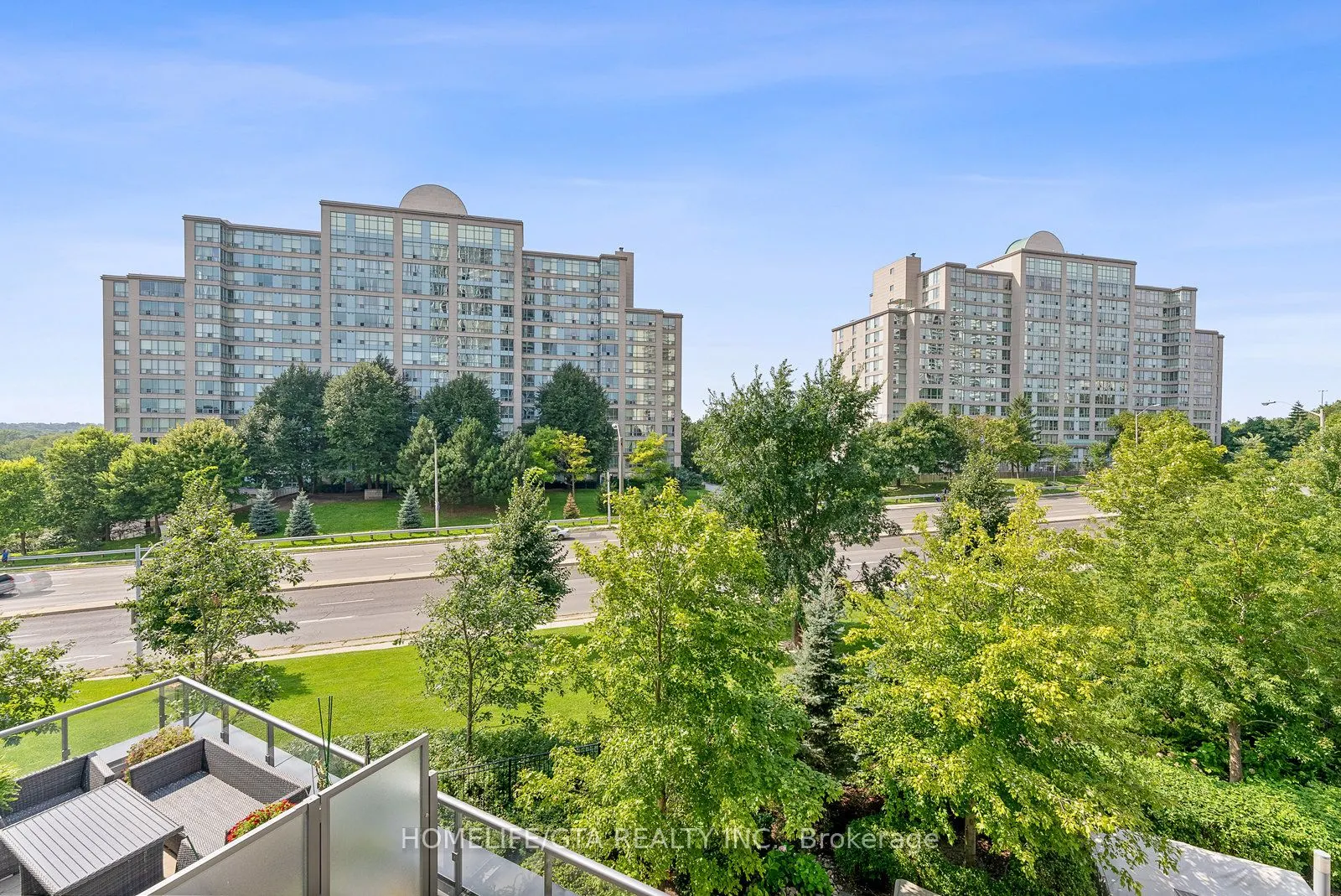 18 Graydon Hall Drive, #304