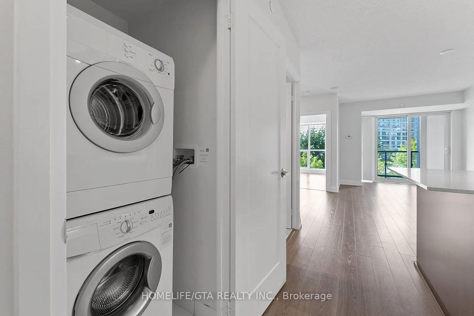 18 Graydon Hall Drive, #304