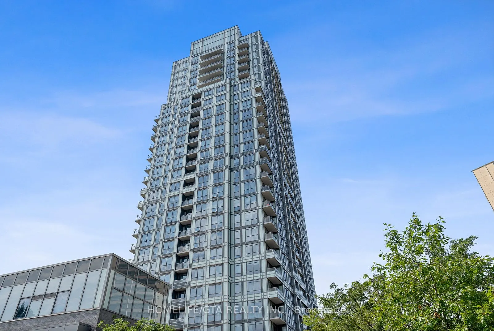 18 Graydon Hall Drive, #304