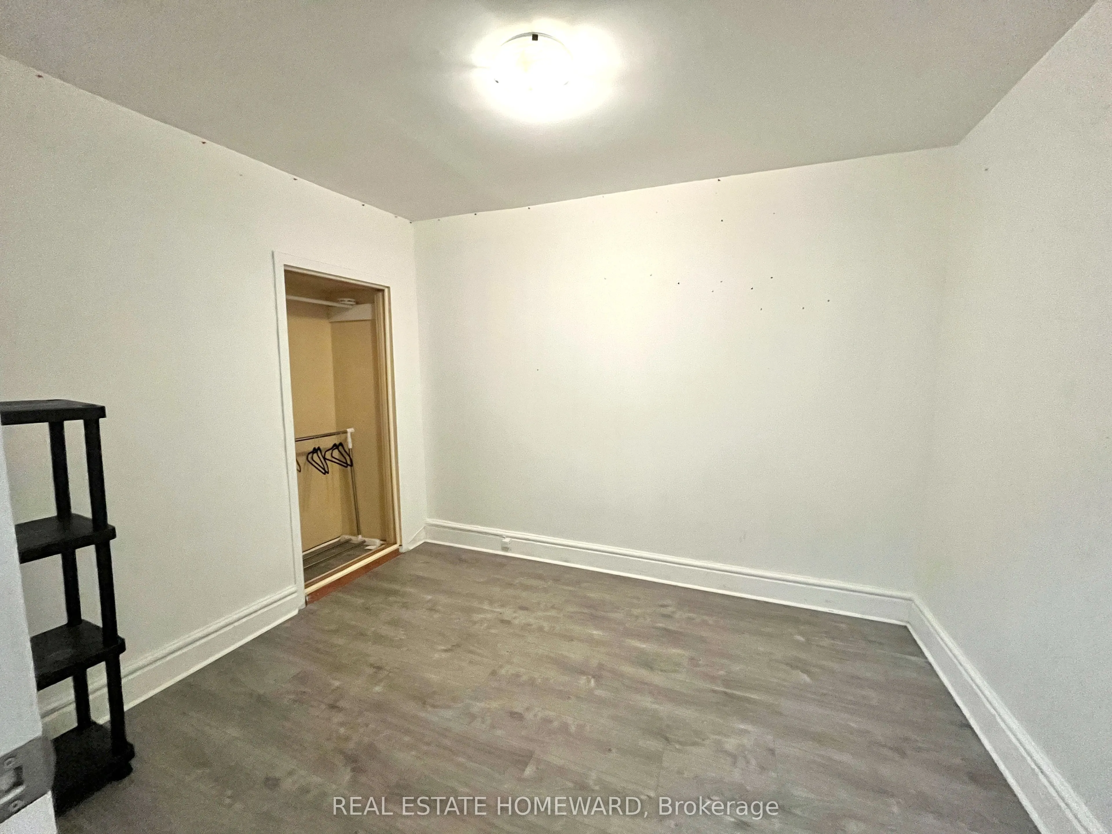 6 Casimir Street