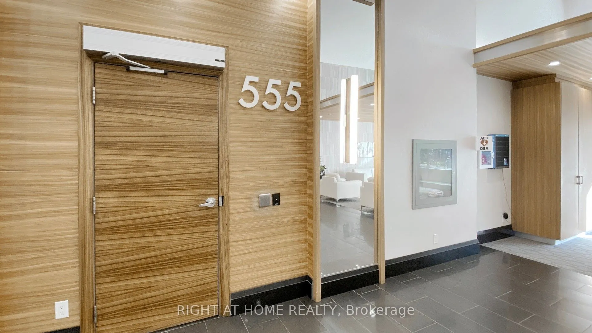555 Wilson Avenue, #E1208