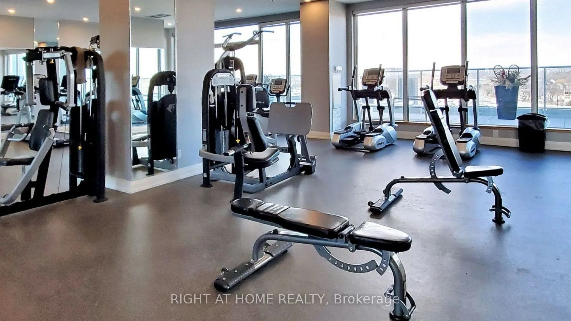 555 Wilson Avenue, #E1208