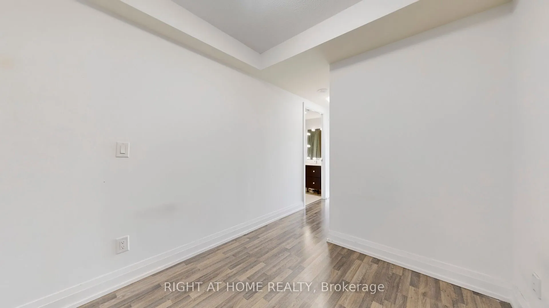 555 Wilson Avenue, #E1208
