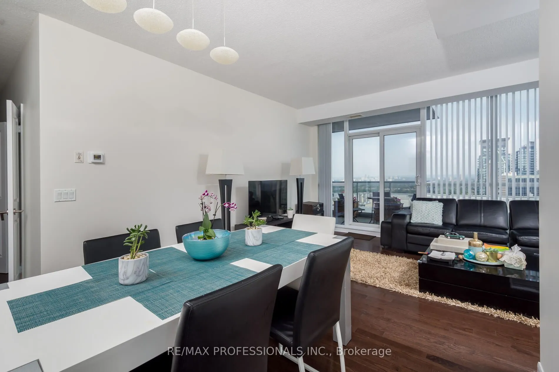 4978 Yonge Street, #PH 305