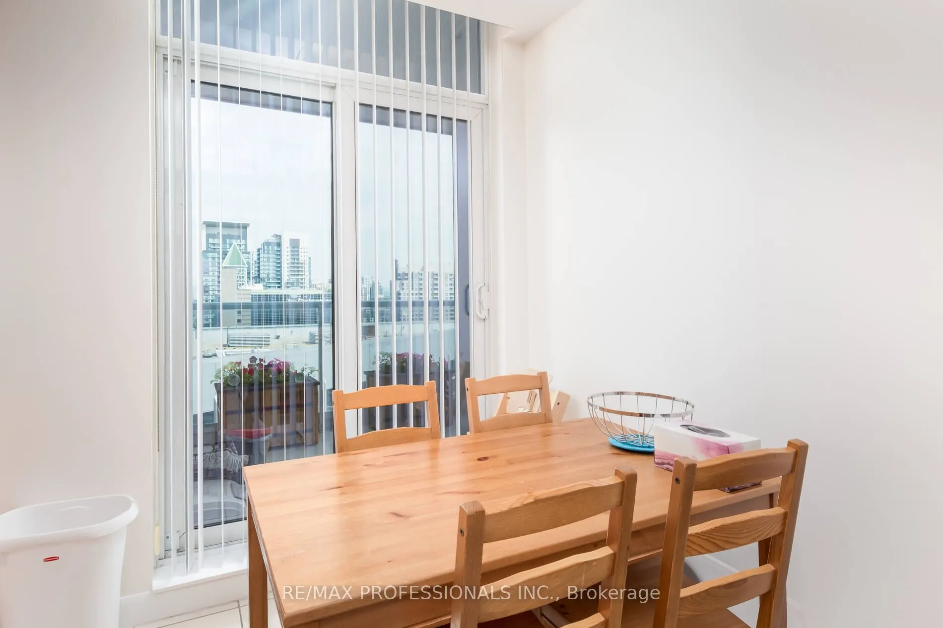 4978 Yonge Street, #PH 305