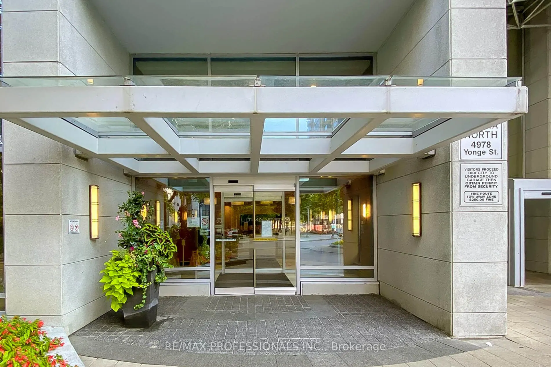 4978 Yonge Street, #PH 305