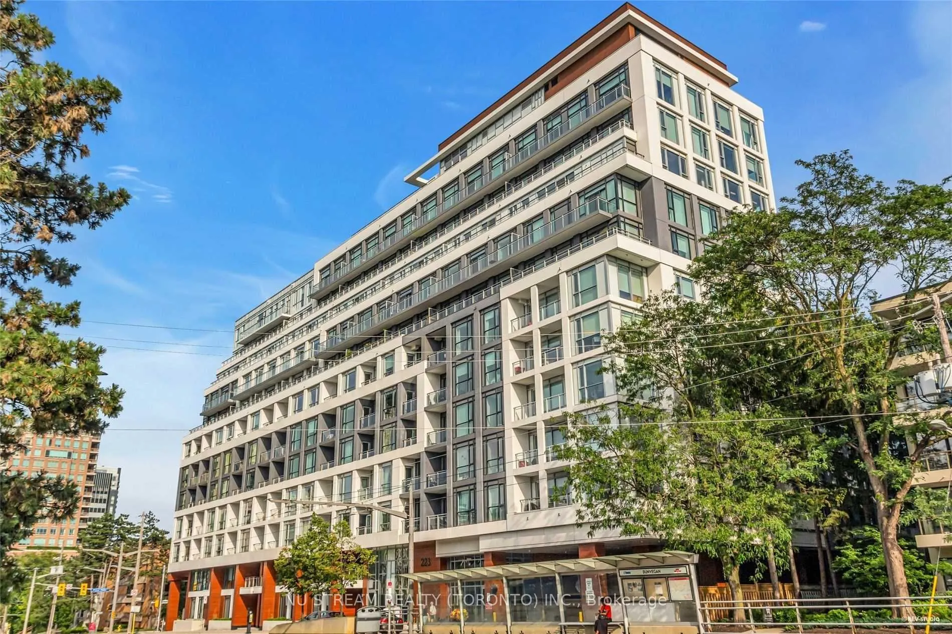 223 St Clair Avenue W, #1107