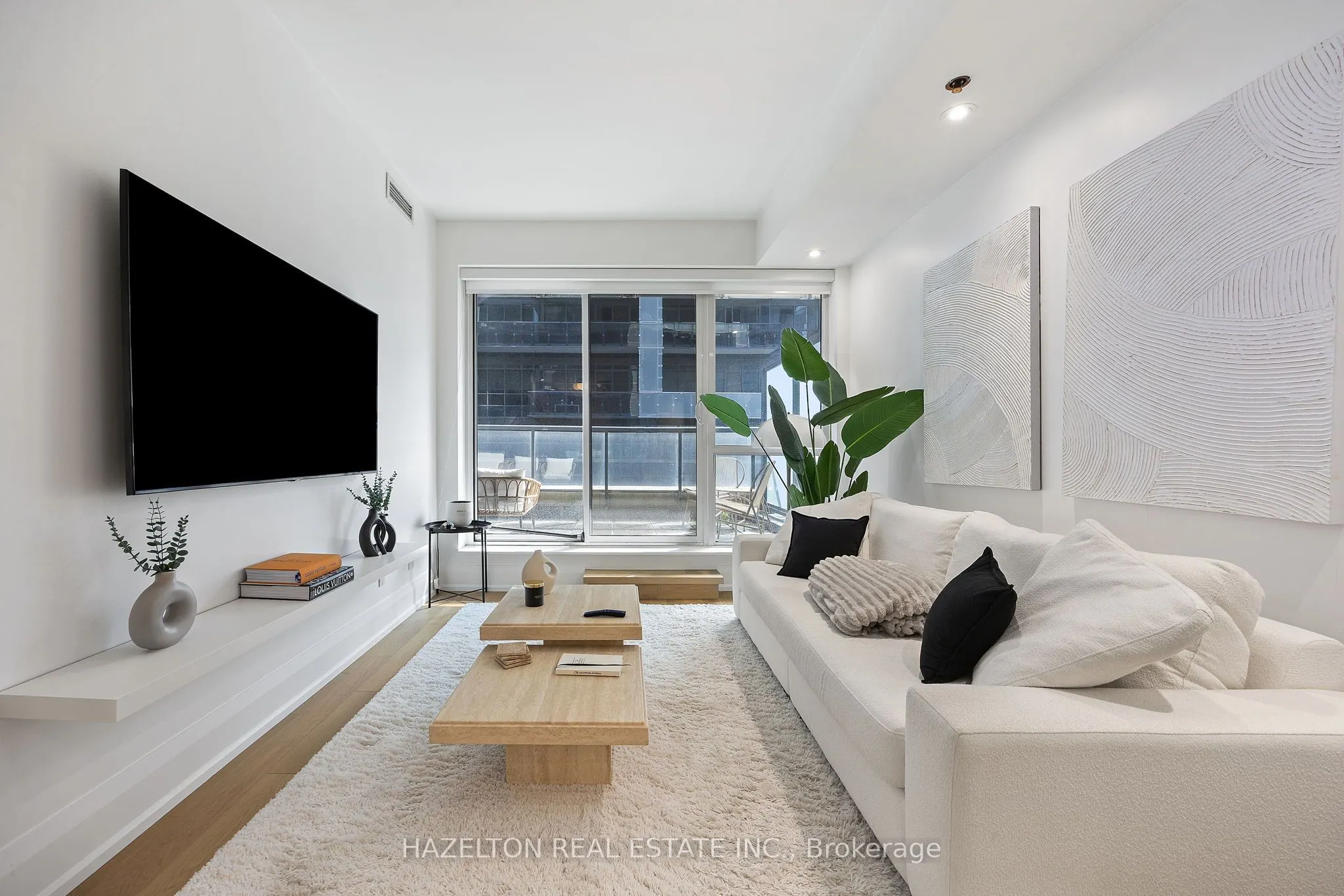 1030 King Street, #334