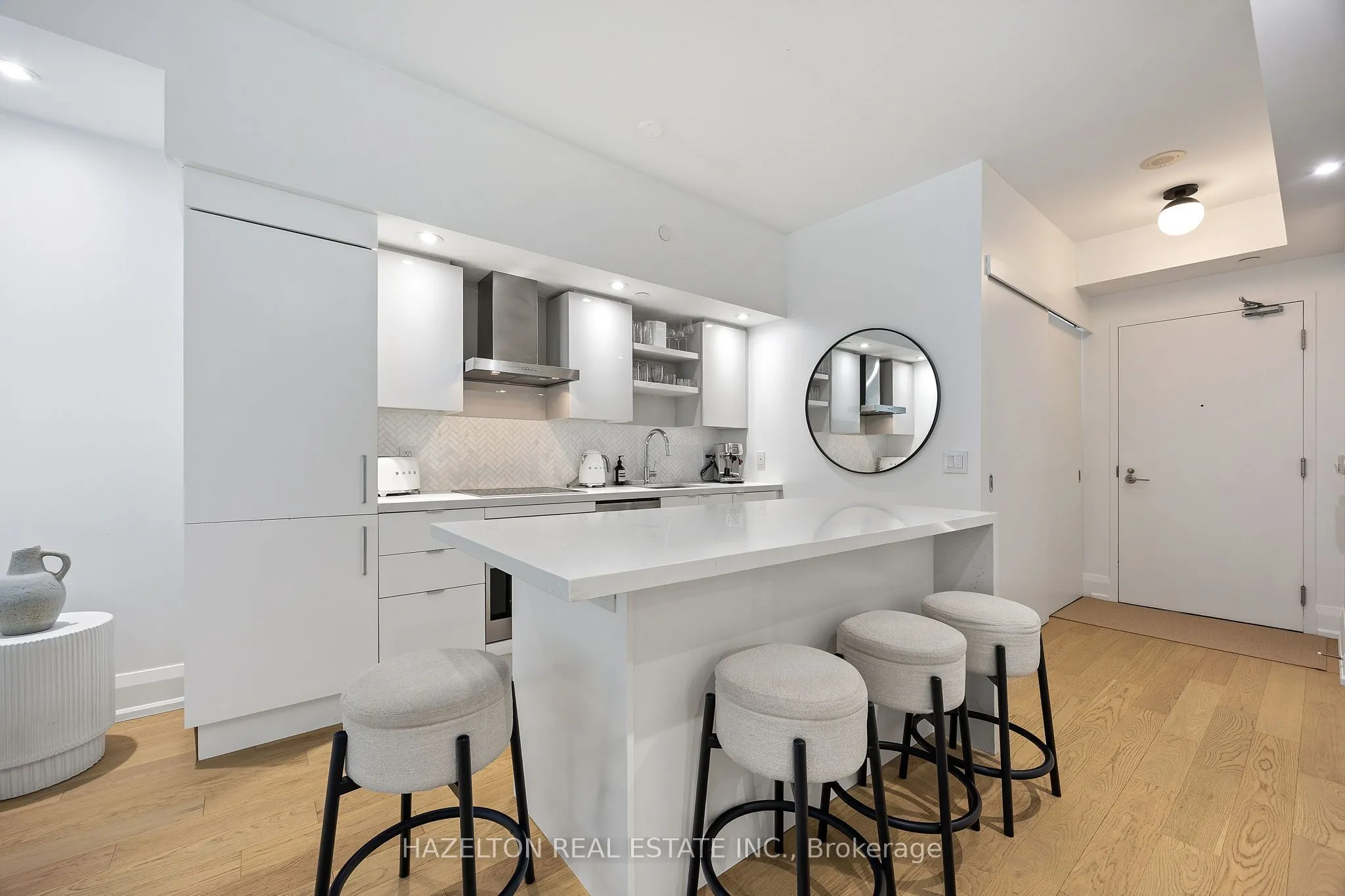 1030 King Street, #334