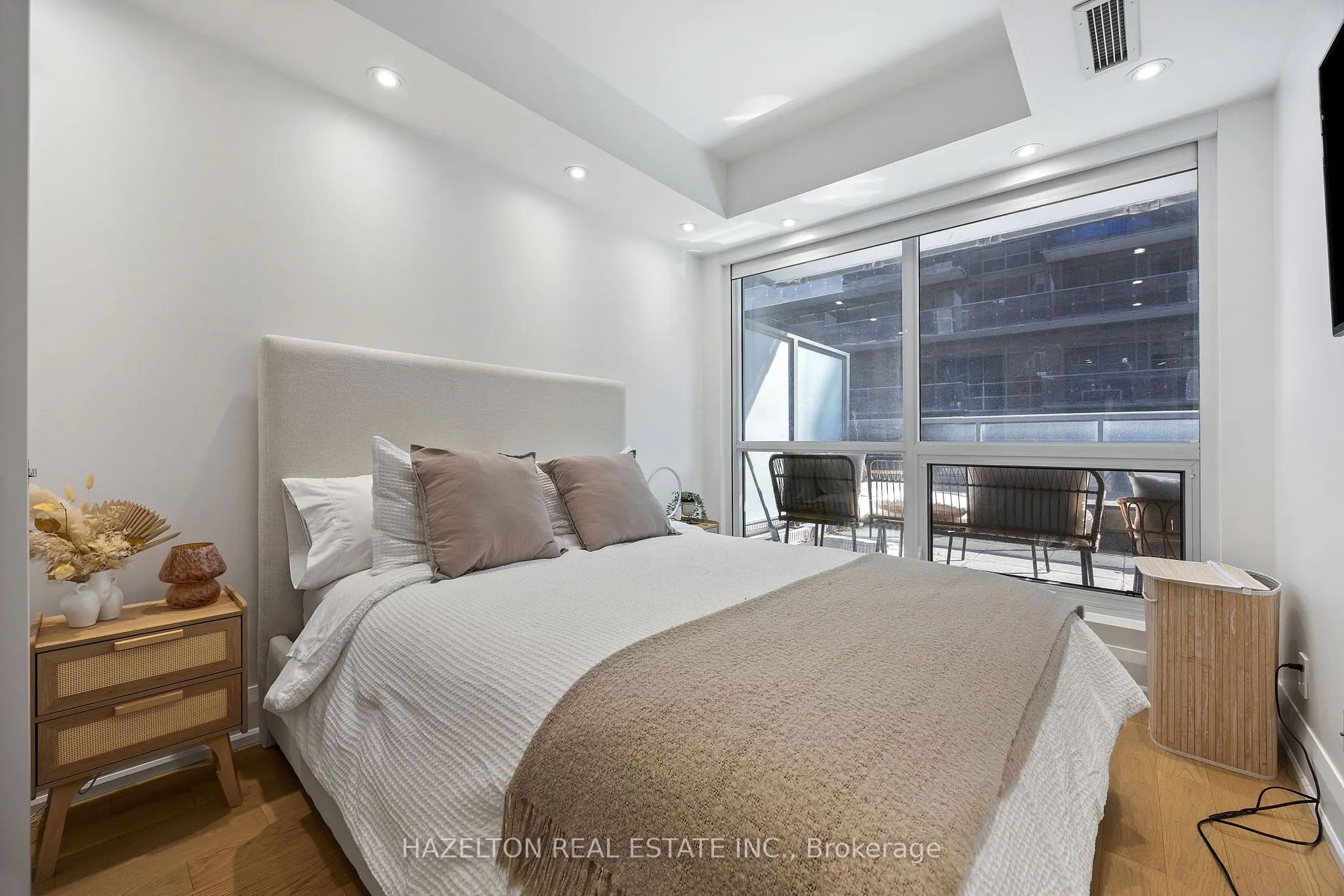 1030 King Street, #334