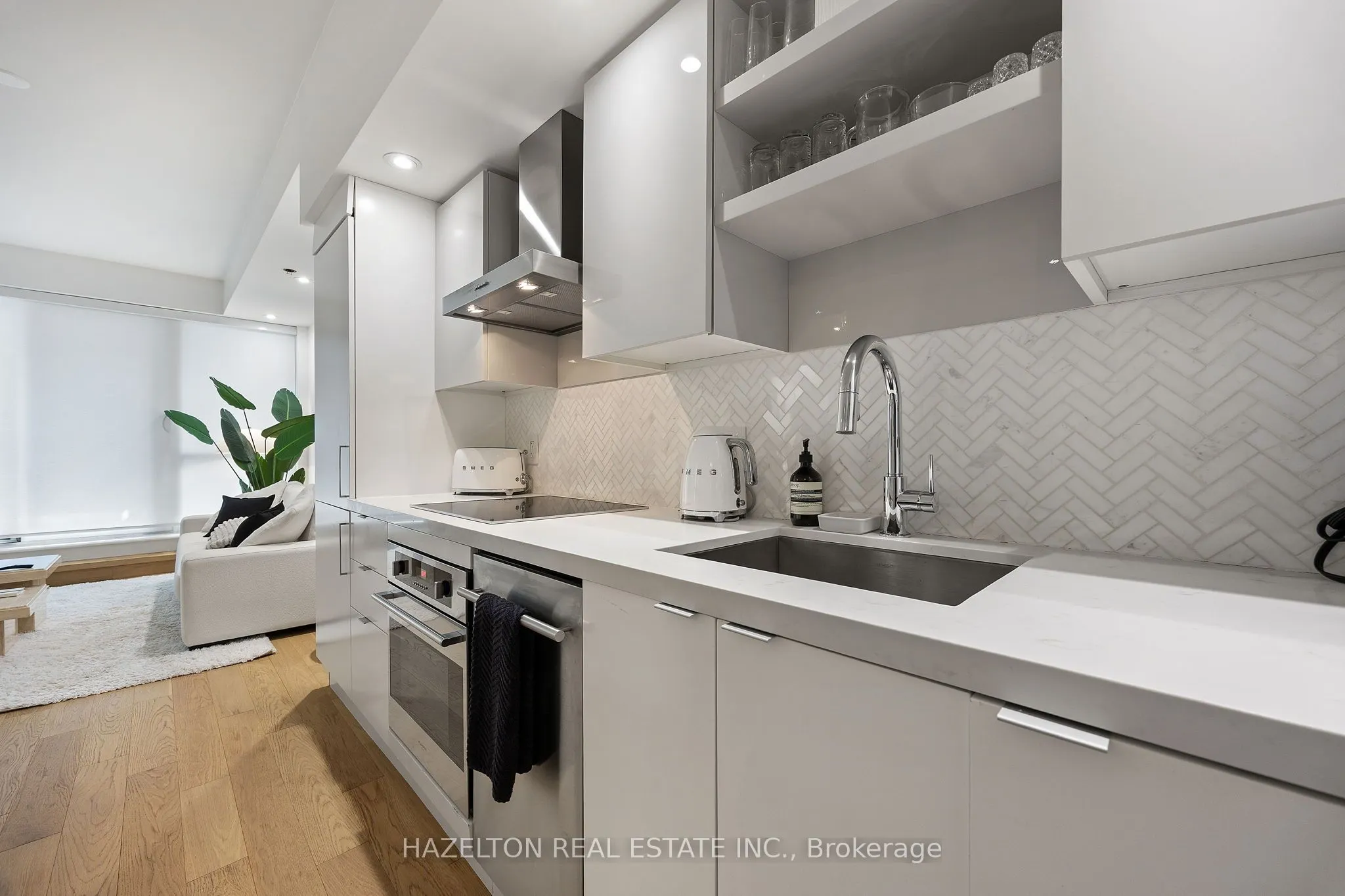 1030 King Street, #334