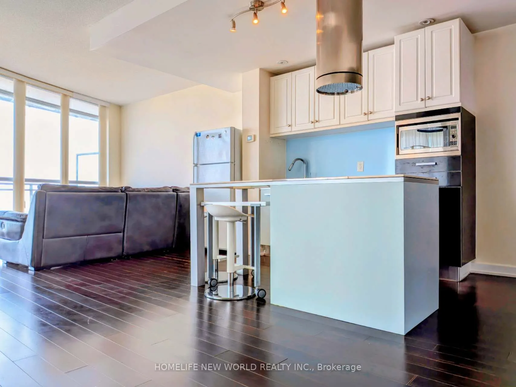 38 Dan Leckie Way, #2512
