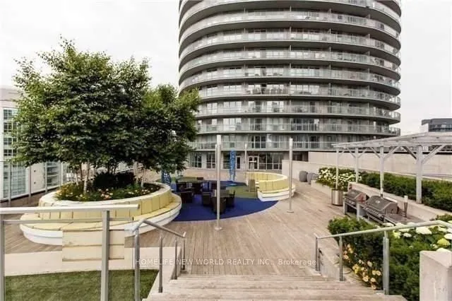 38 Dan Leckie Way, #2512