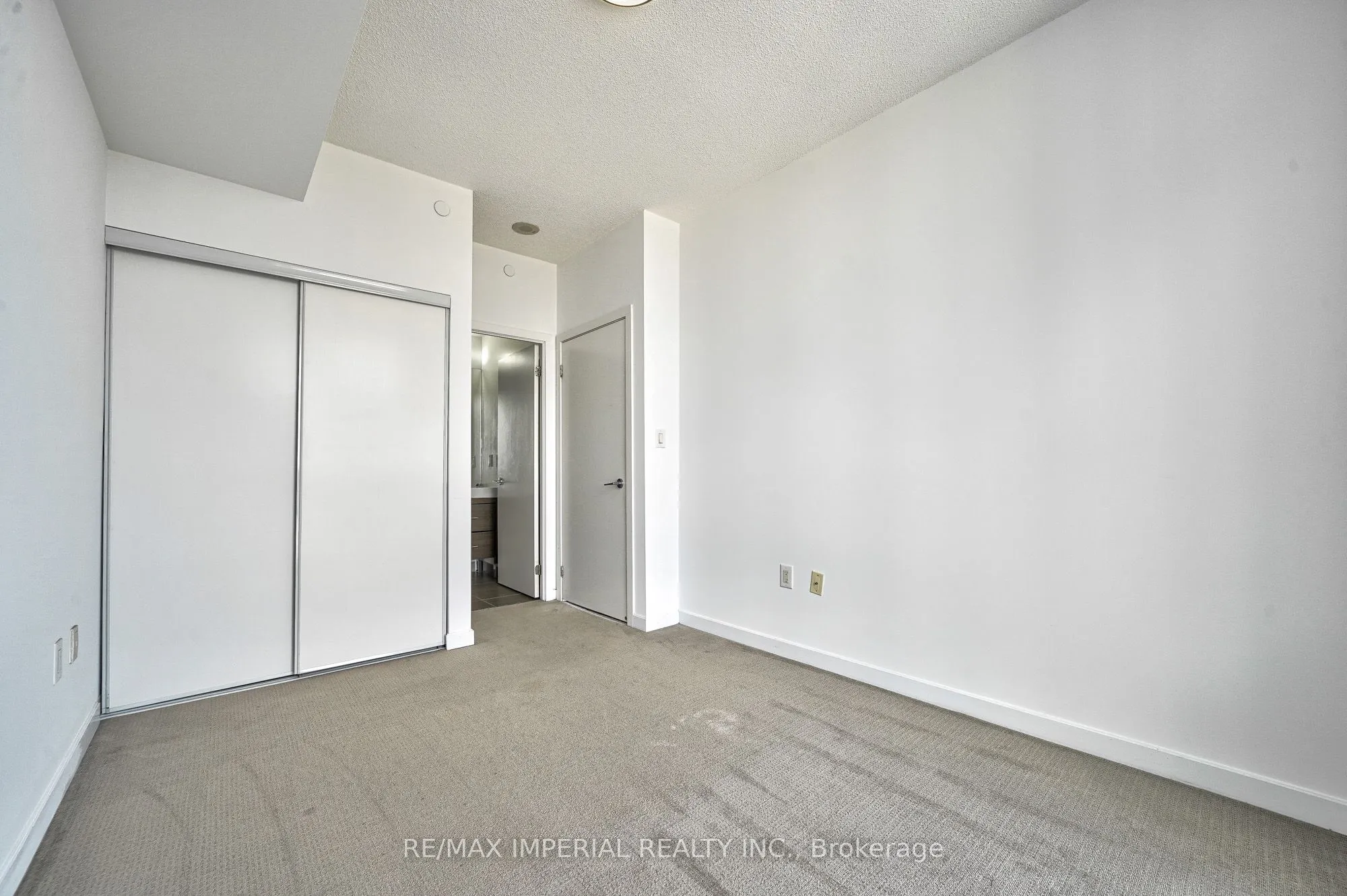 66 Forest Manor Road, #2902