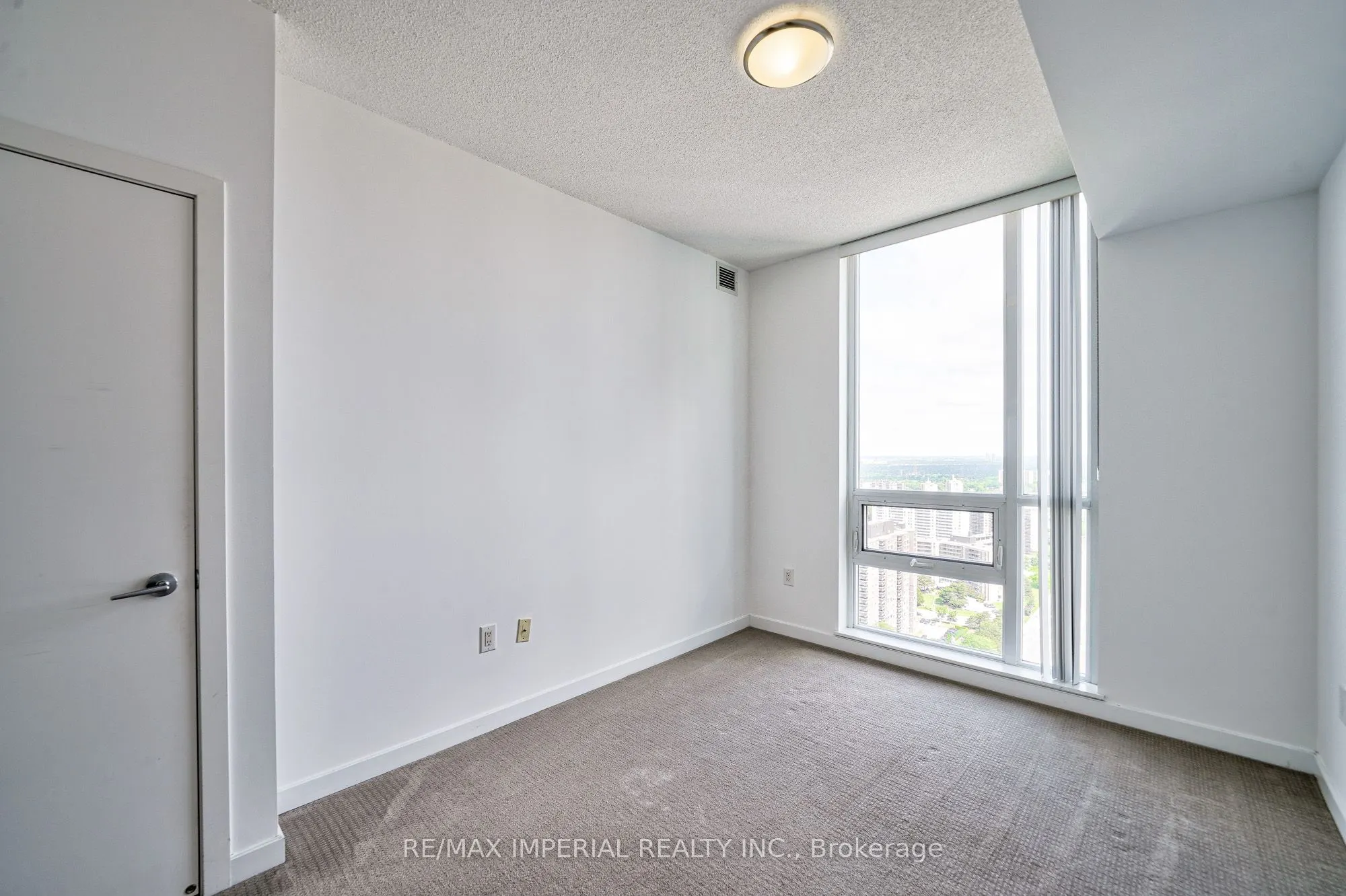 66 Forest Manor Road, #2902
