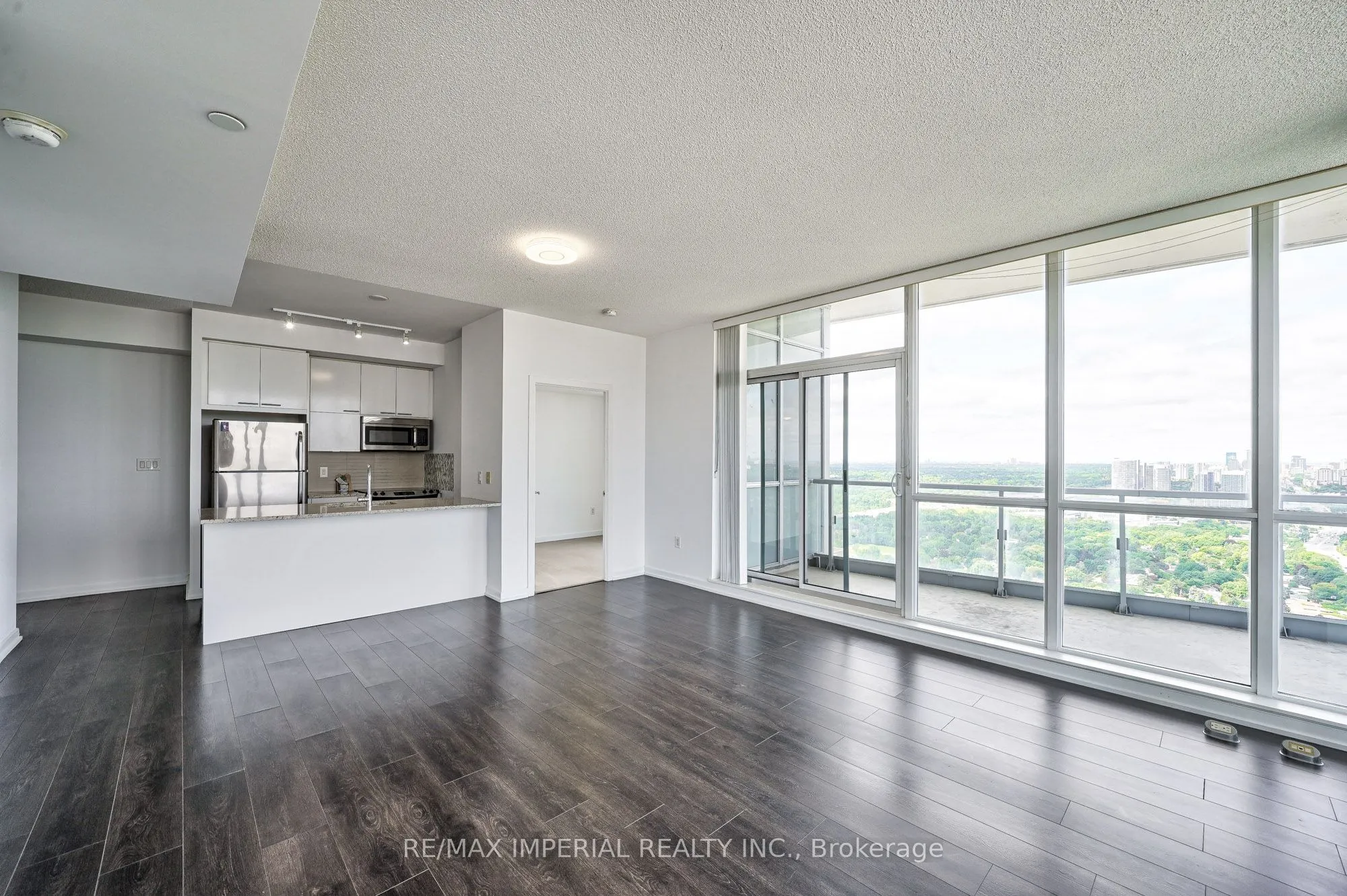 66 Forest Manor Road, #2902
