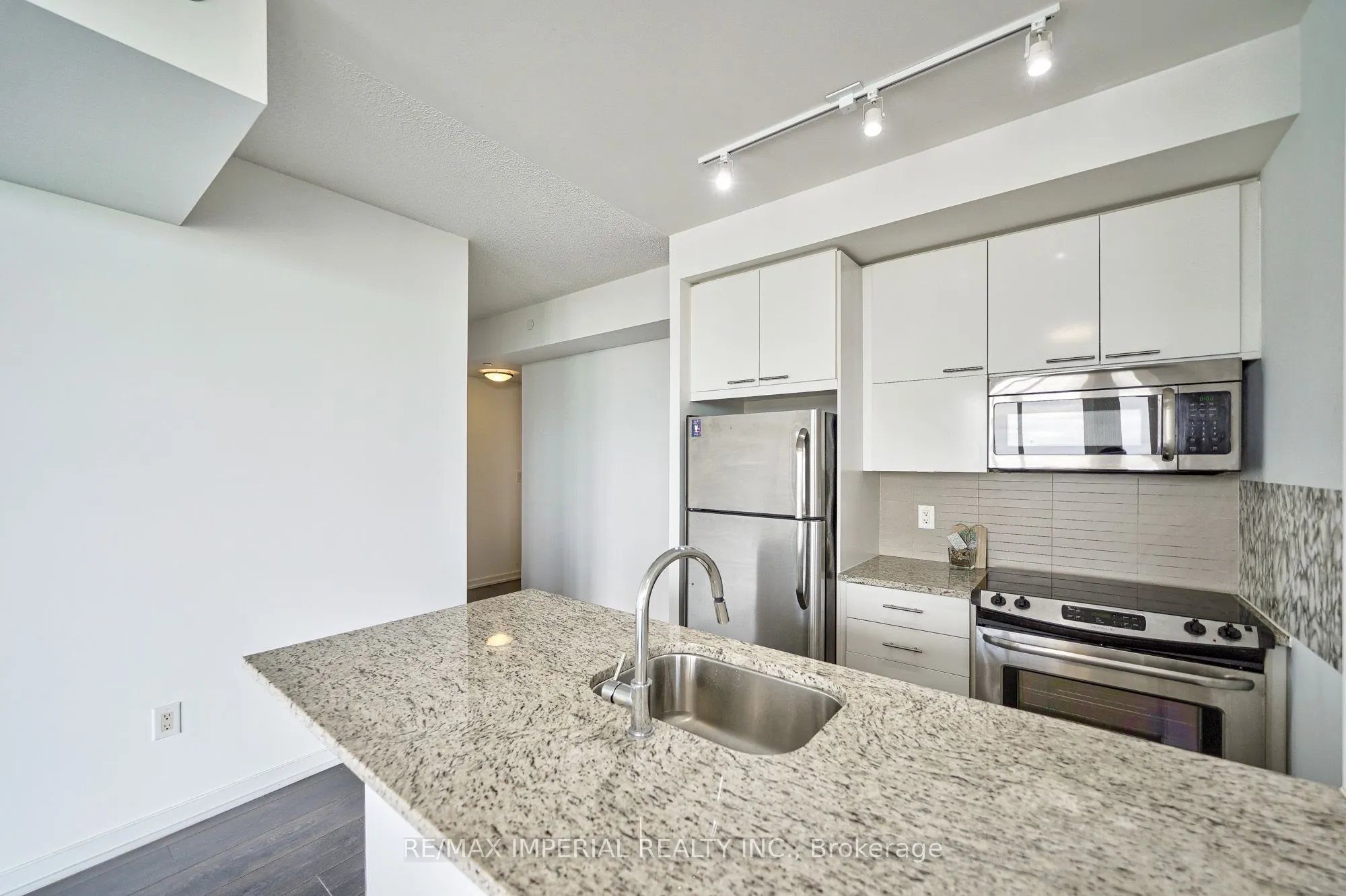 66 Forest Manor Road, #2902