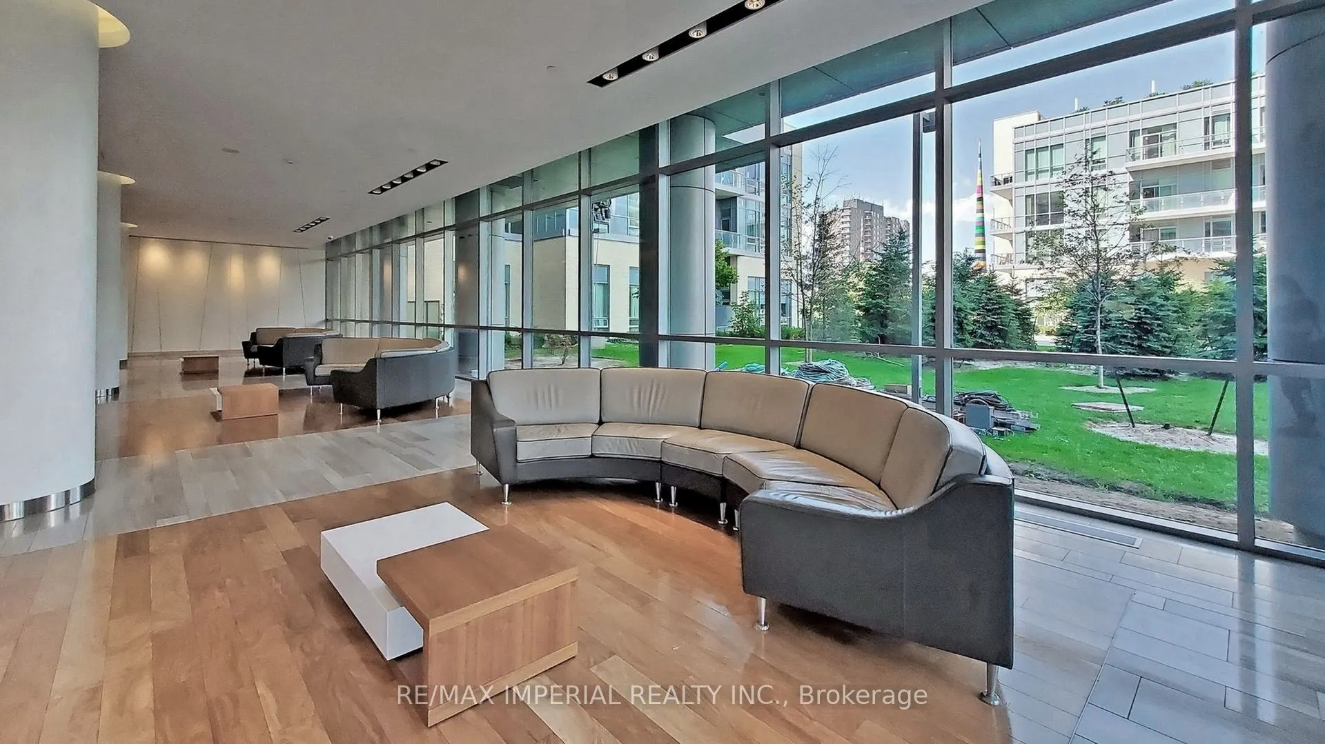 66 Forest Manor Road, #2902