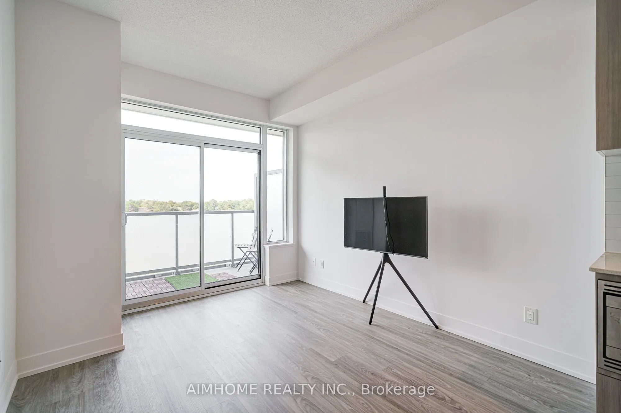 7 Kenaston Garden, #321