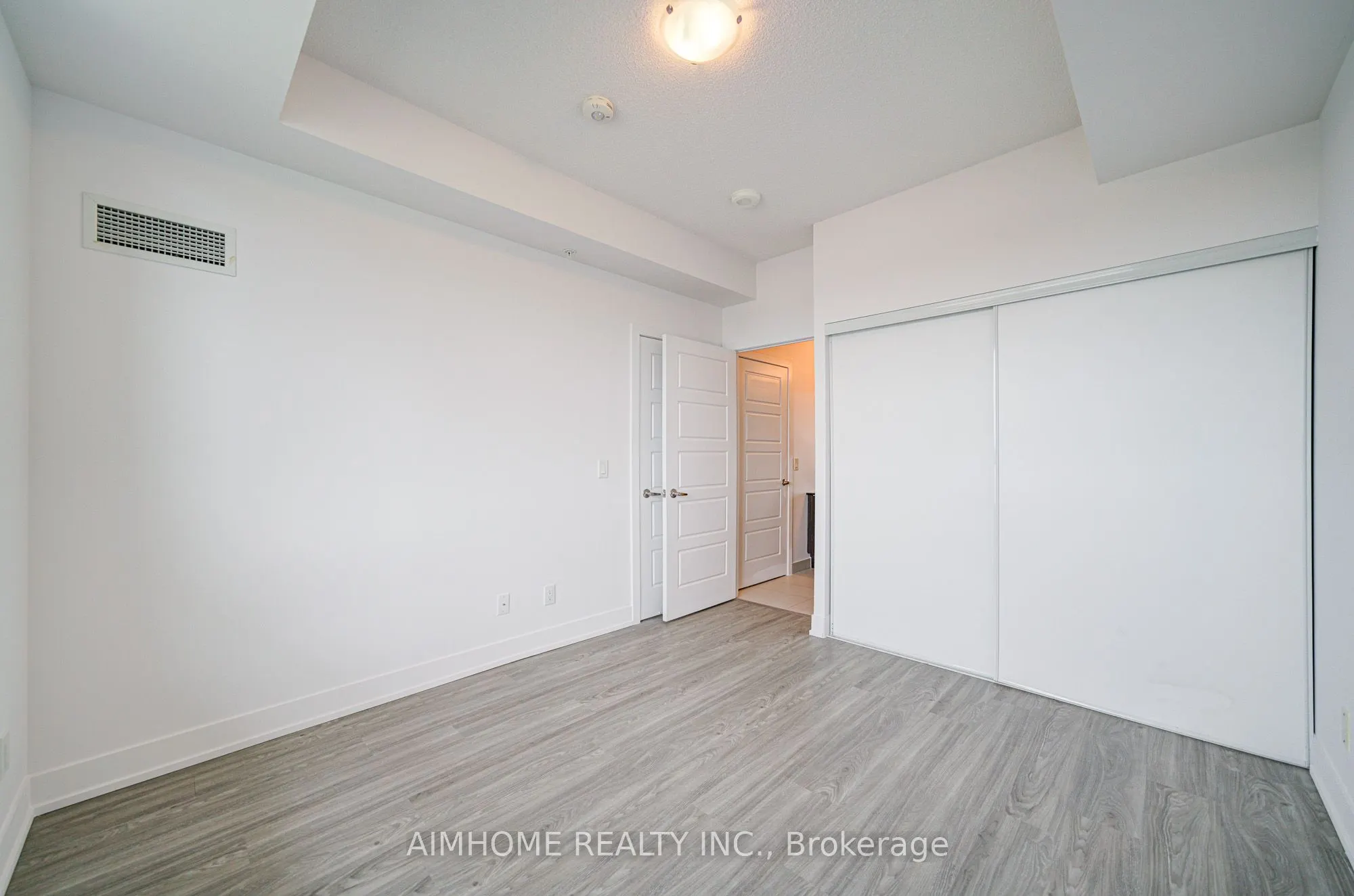 7 Kenaston Garden, #321