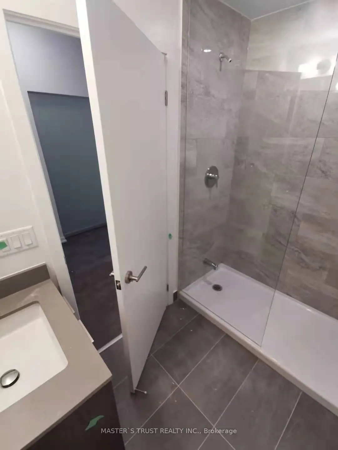 32 Forest Manor Road, #3110