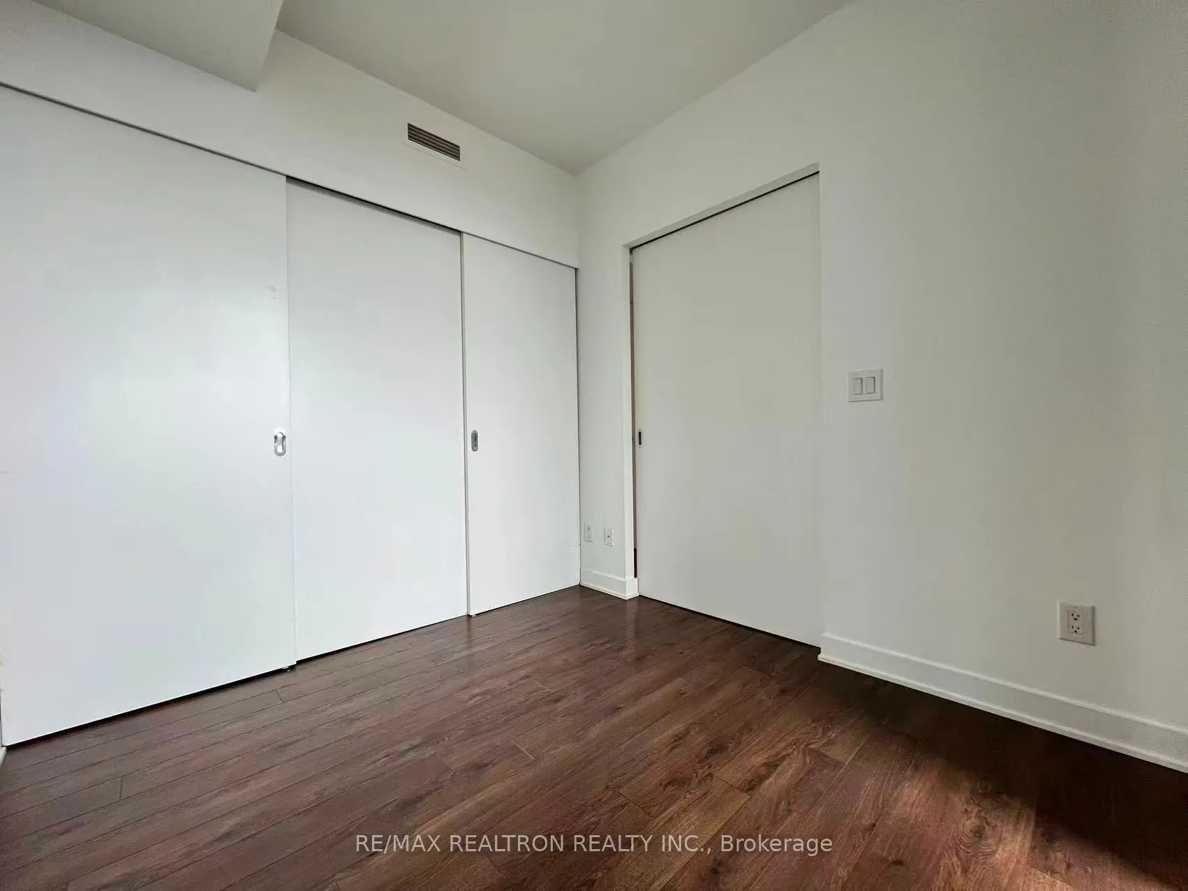 110 Charles Street E, #1902