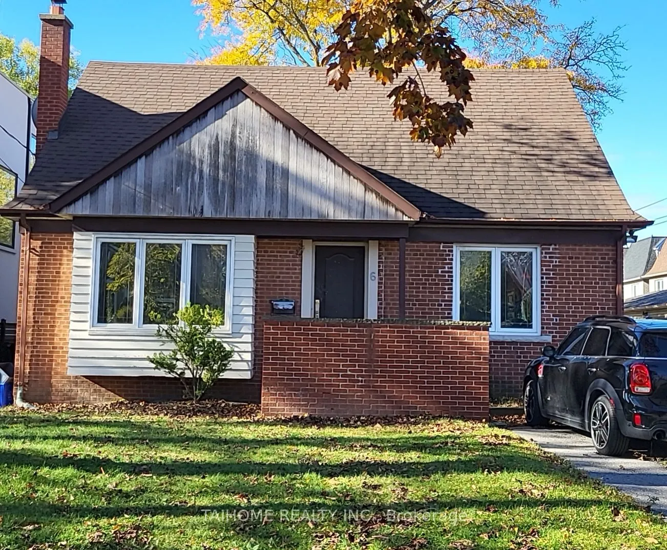 6 Vonda Avenue