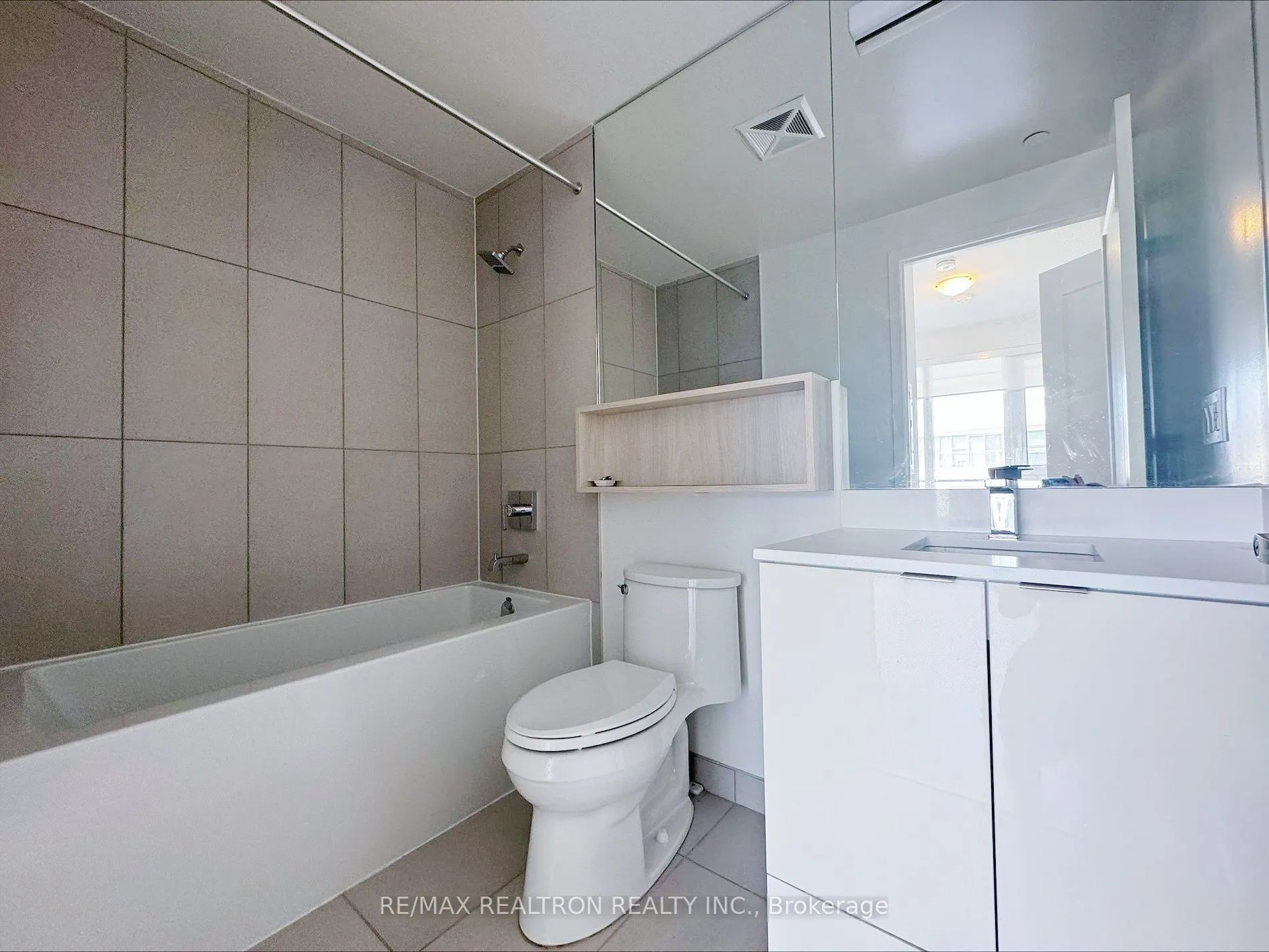 60 Princess Street, #922 SE