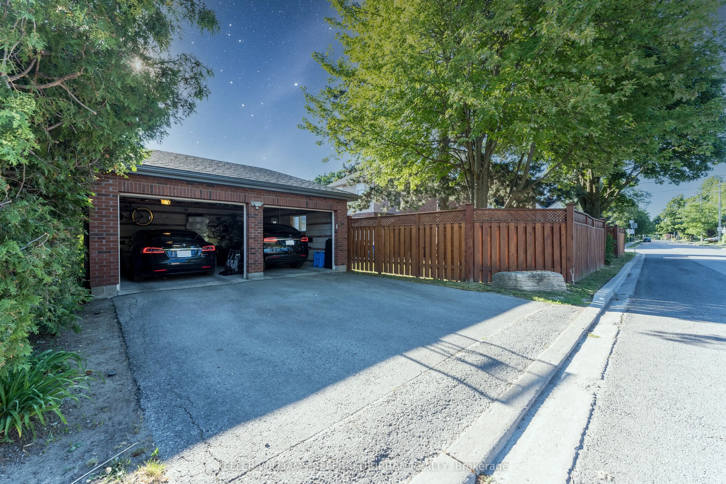 96 Glenvale Boulevard