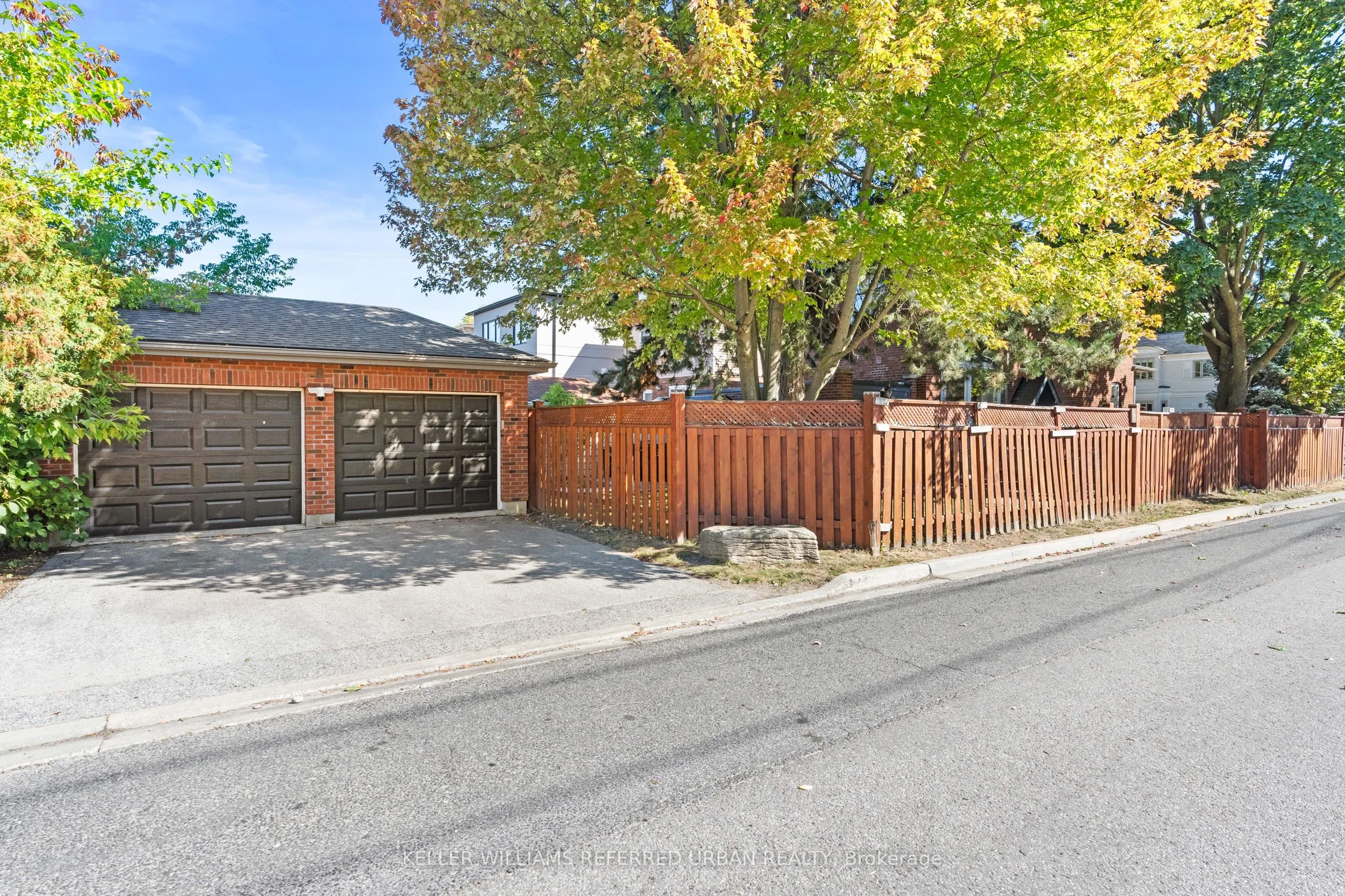 96 Glenvale Boulevard